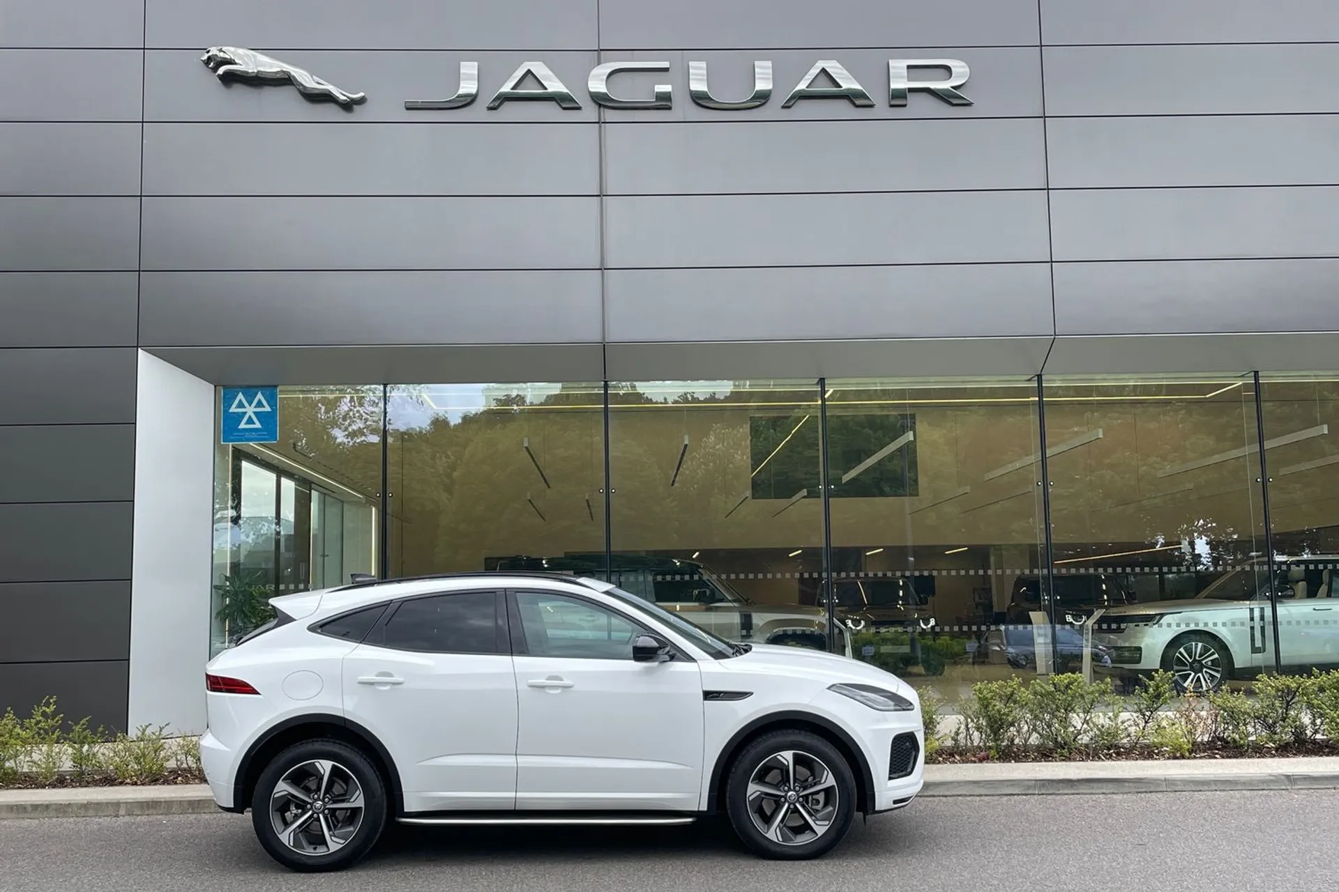 Jaguar E-PACE thumbnail image number 2