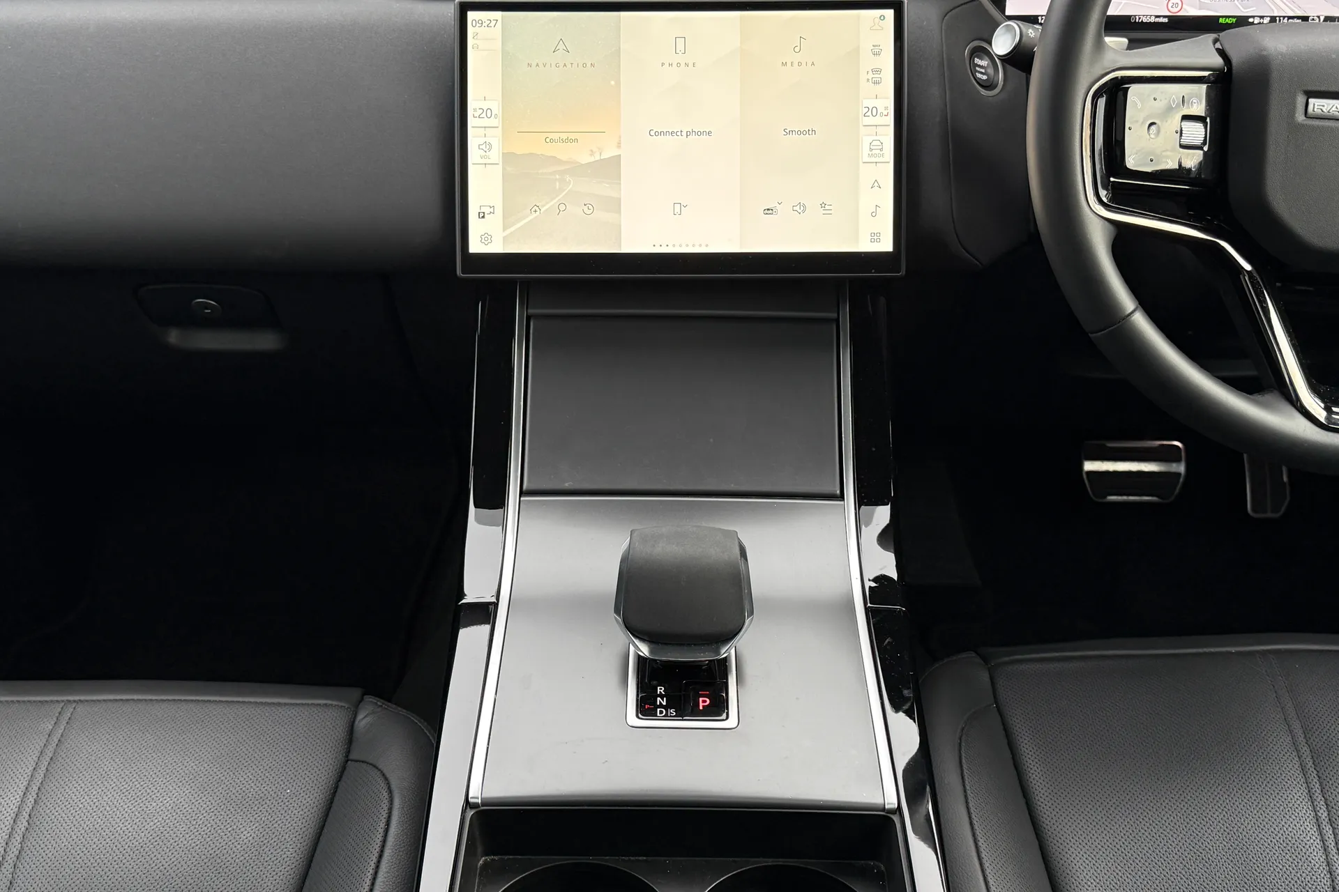 LAND ROVER RANGE ROVER VELAR thumbnail image number 24