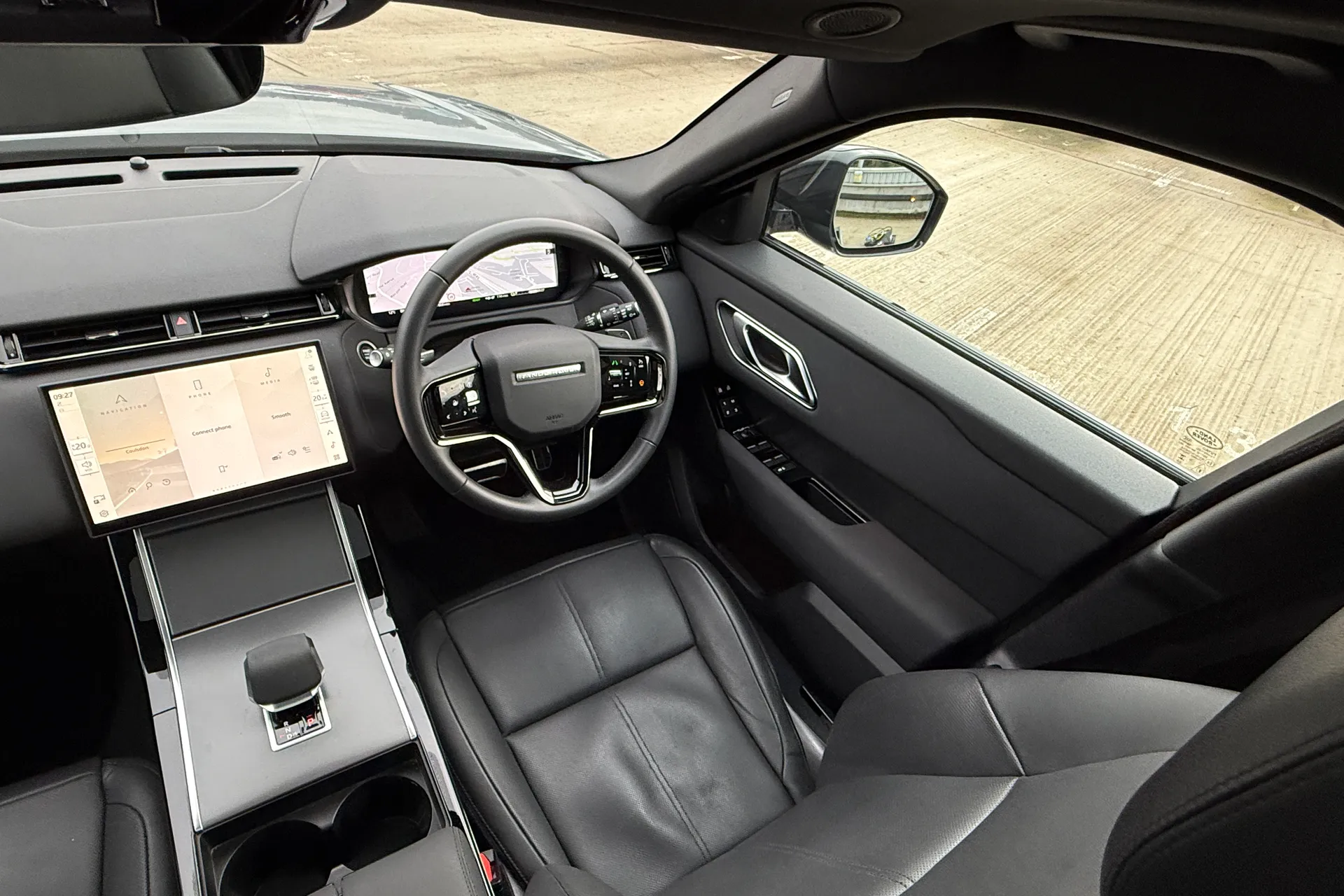 LAND ROVER RANGE ROVER VELAR thumbnail image number 27