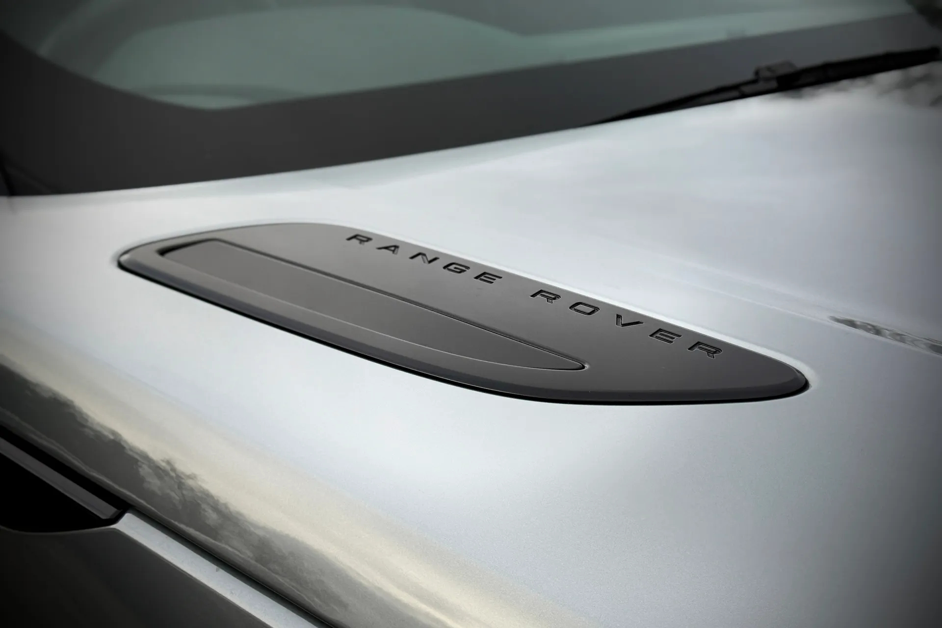 LAND ROVER RANGE ROVER VELAR thumbnail image number 18