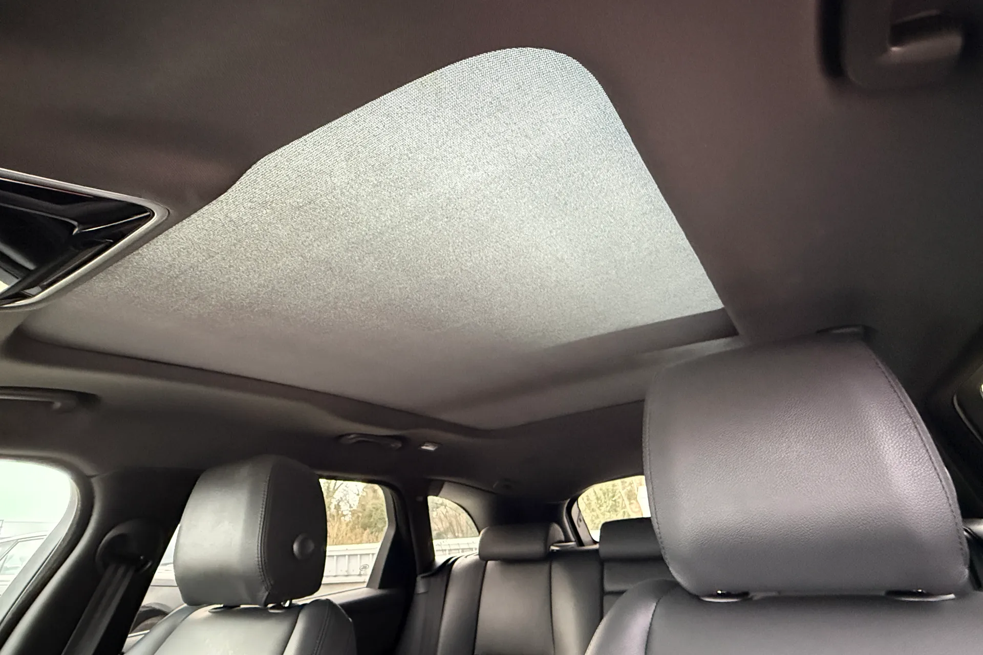 LAND ROVER RANGE ROVER VELAR thumbnail image number 45