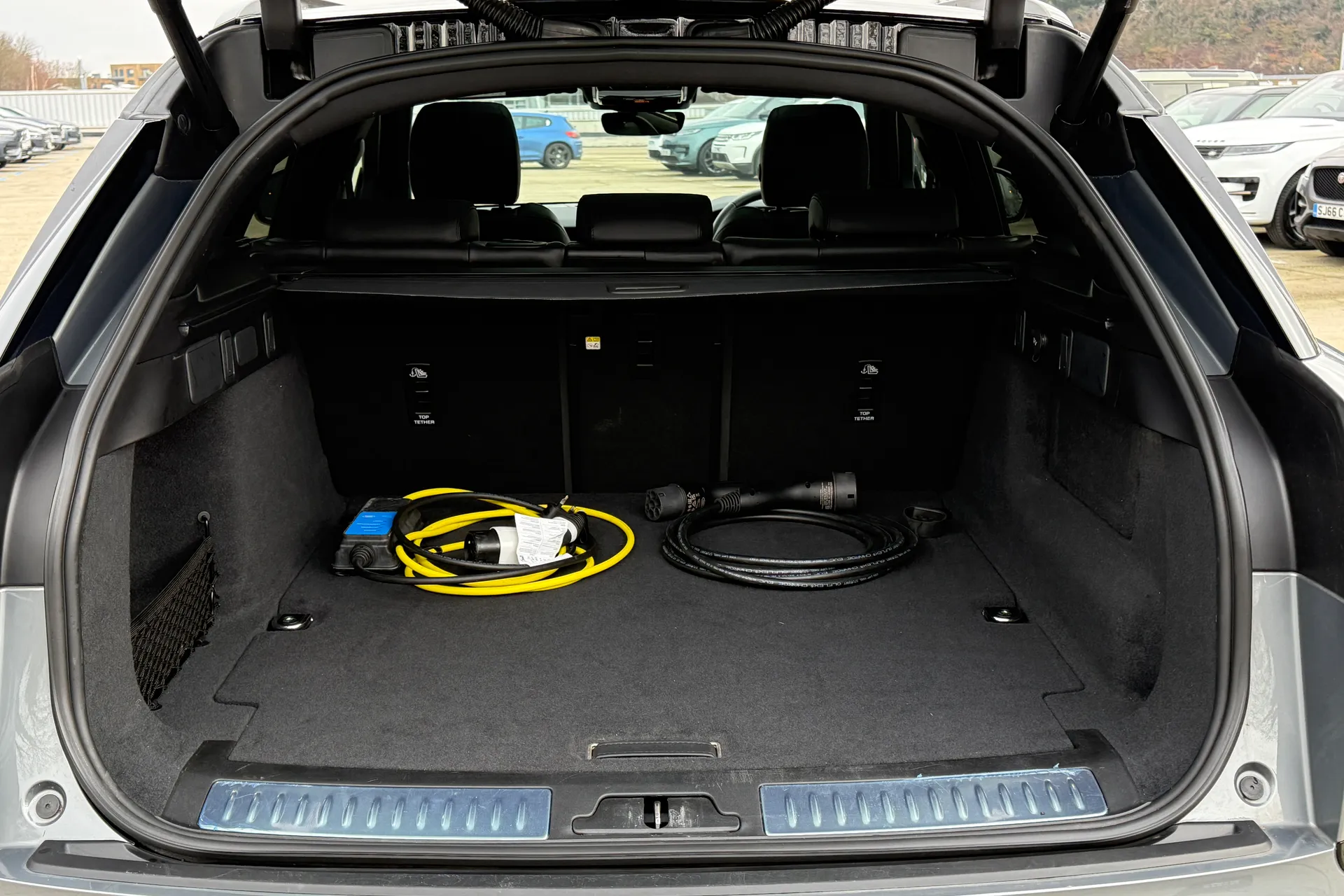 LAND ROVER RANGE ROVER VELAR thumbnail image number 30