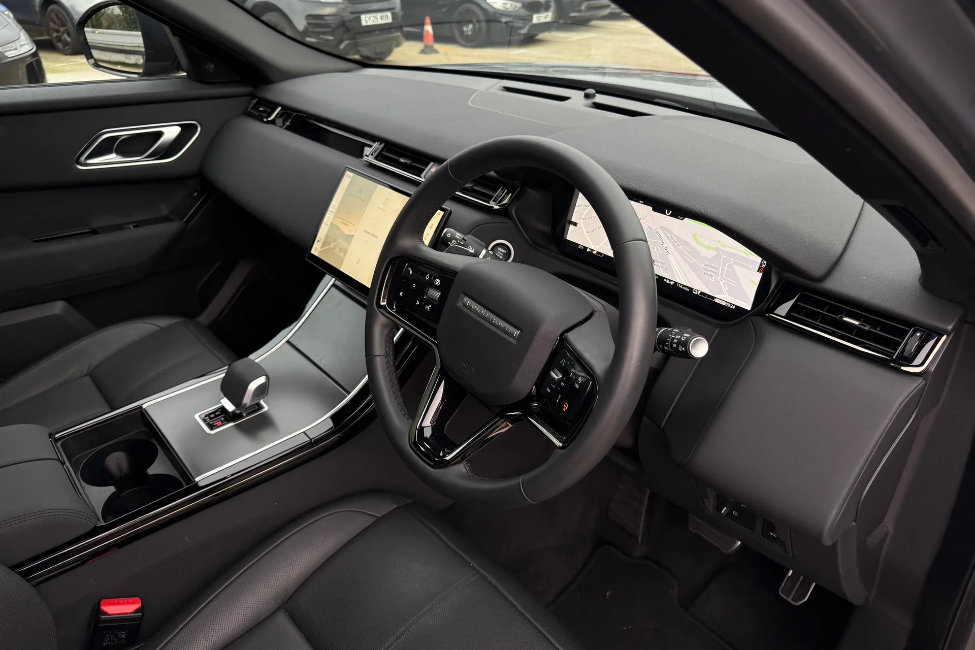 LAND ROVER RANGE ROVER VELAR thumbnail image number 41