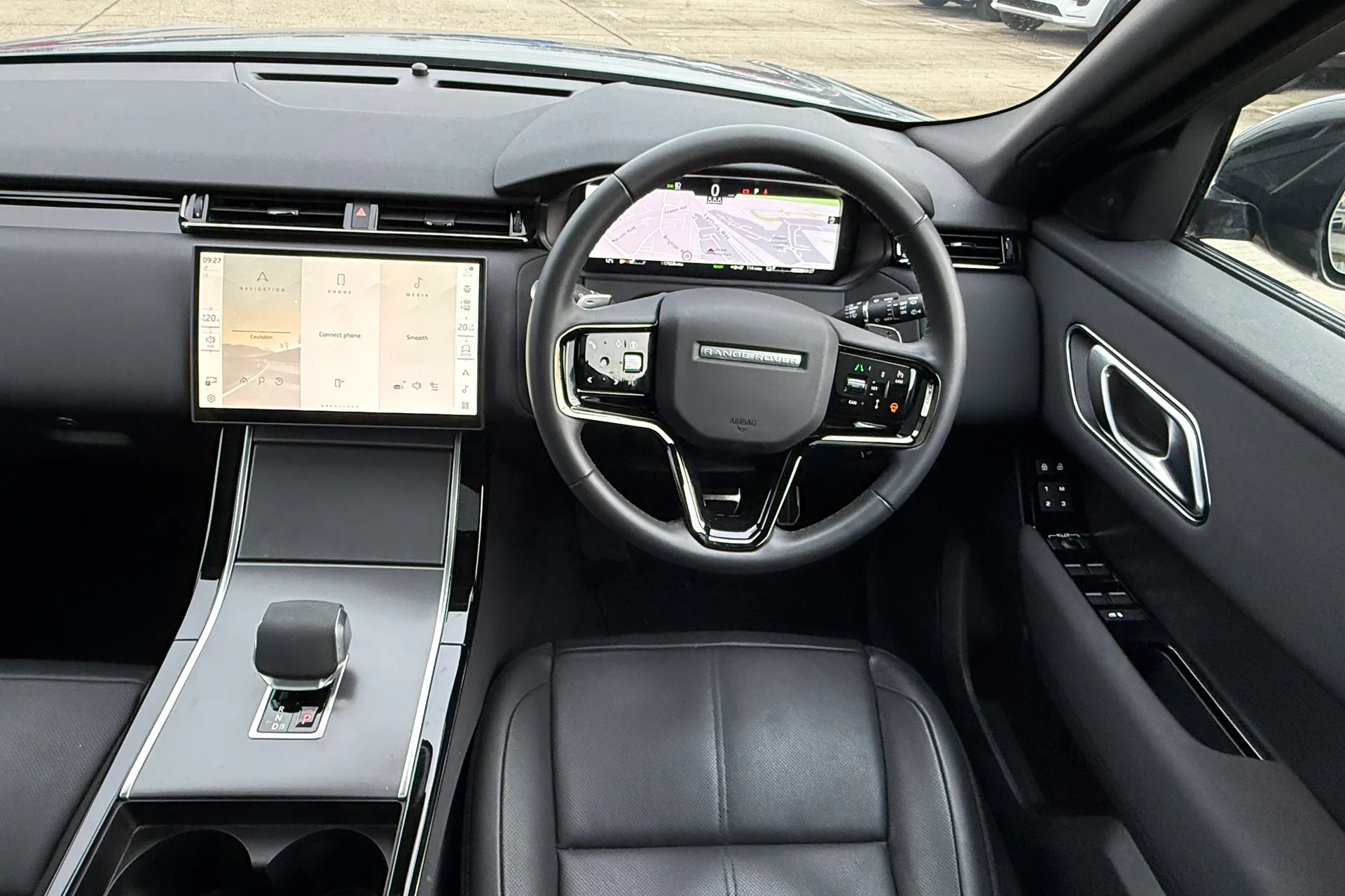 LAND ROVER RANGE ROVER VELAR thumbnail image number 26