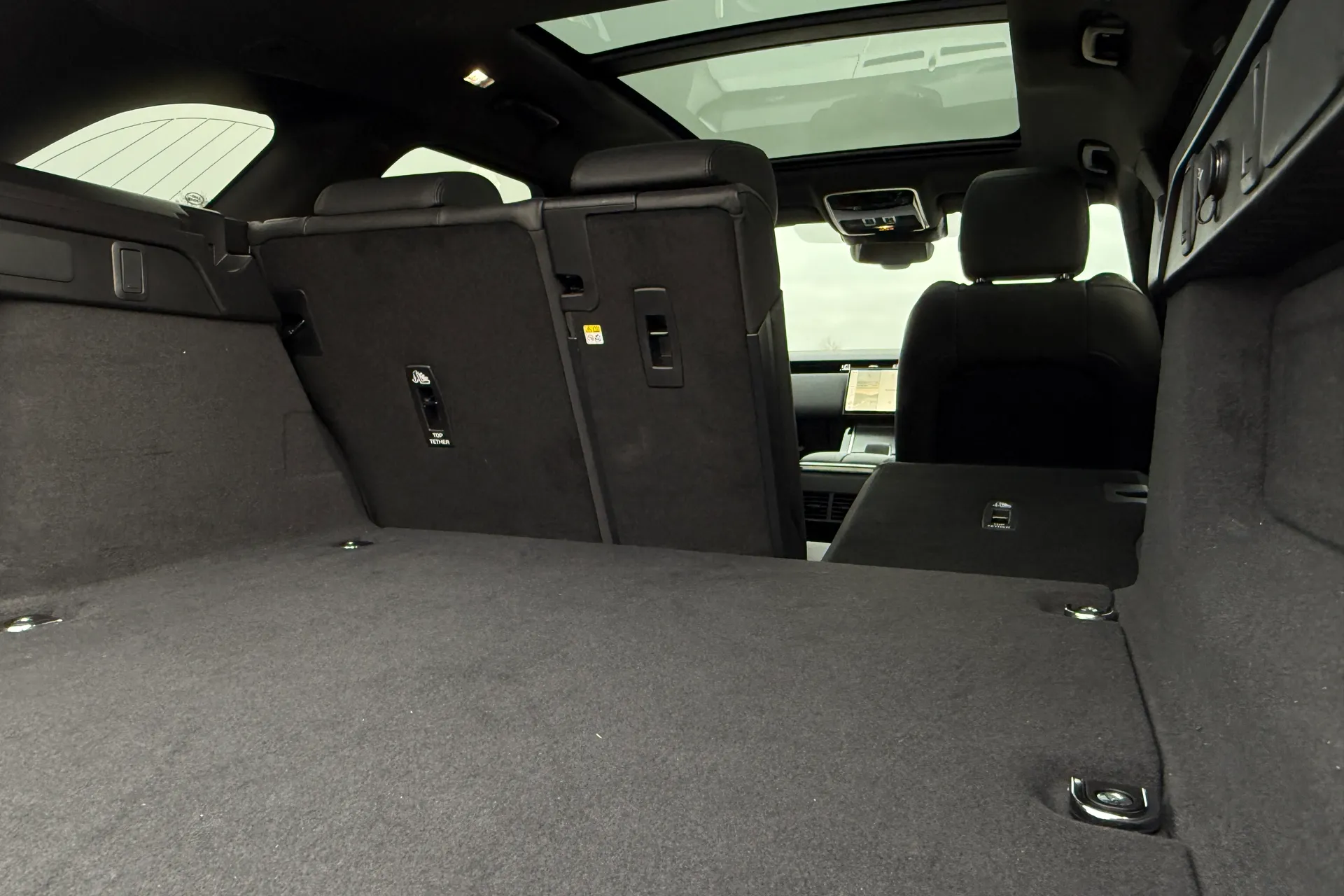 LAND ROVER RANGE ROVER VELAR thumbnail image number 32