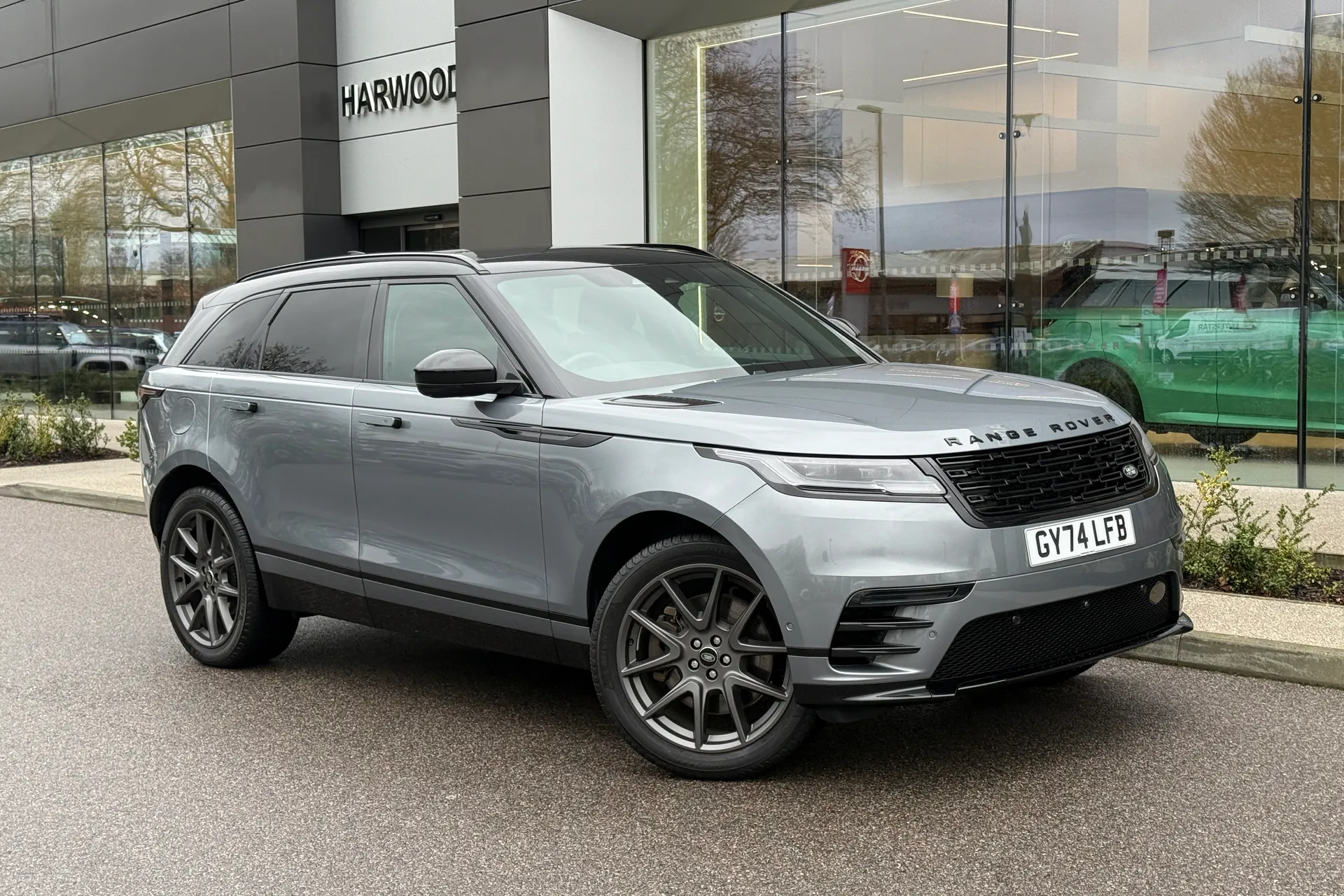 LAND ROVER RANGE ROVER VELAR focused image