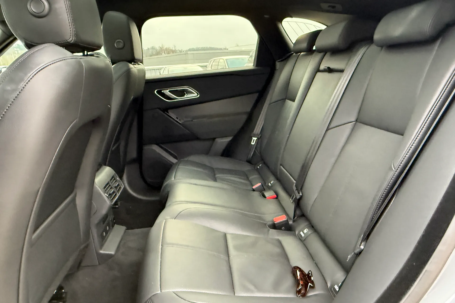 LAND ROVER RANGE ROVER VELAR thumbnail image number 46