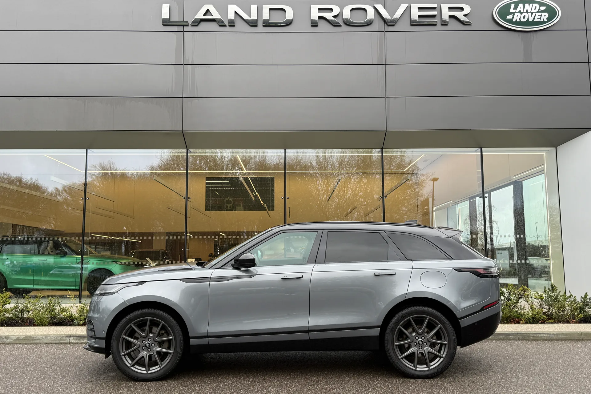 LAND ROVER RANGE ROVER VELAR thumbnail image number 10