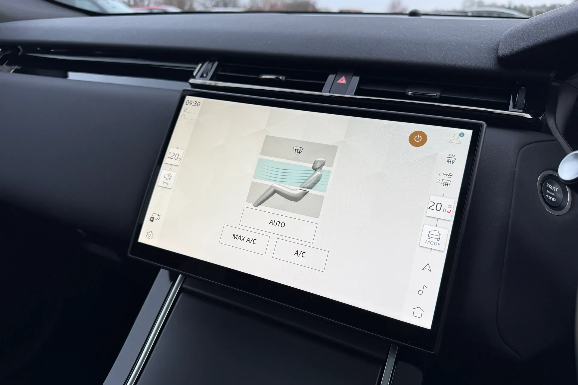 LAND ROVER RANGE ROVER VELAR thumbnail image number 57