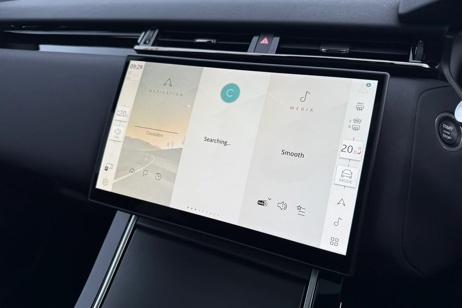 LAND ROVER RANGE ROVER VELAR thumbnail image number 51