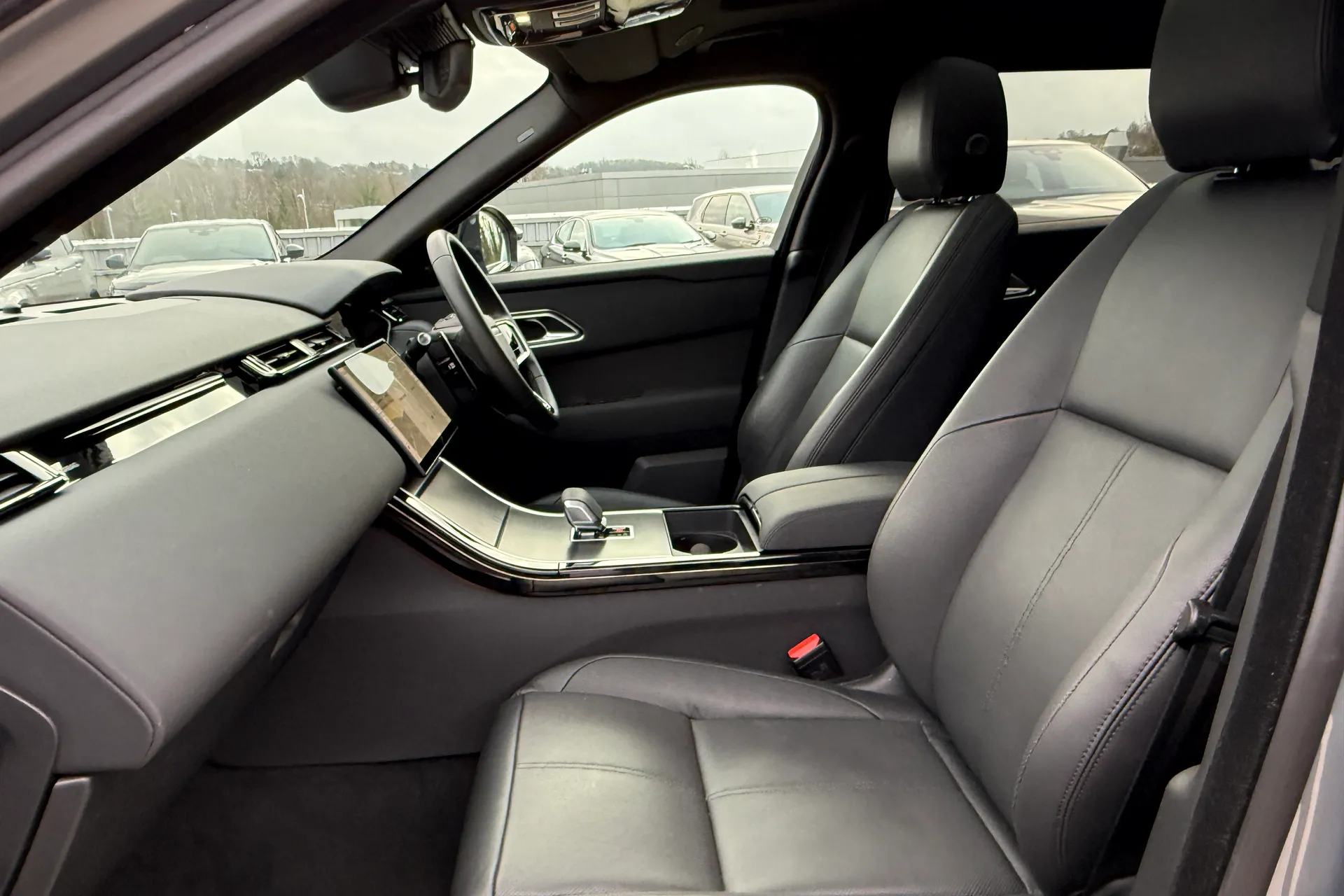 LAND ROVER RANGE ROVER VELAR thumbnail image number 44