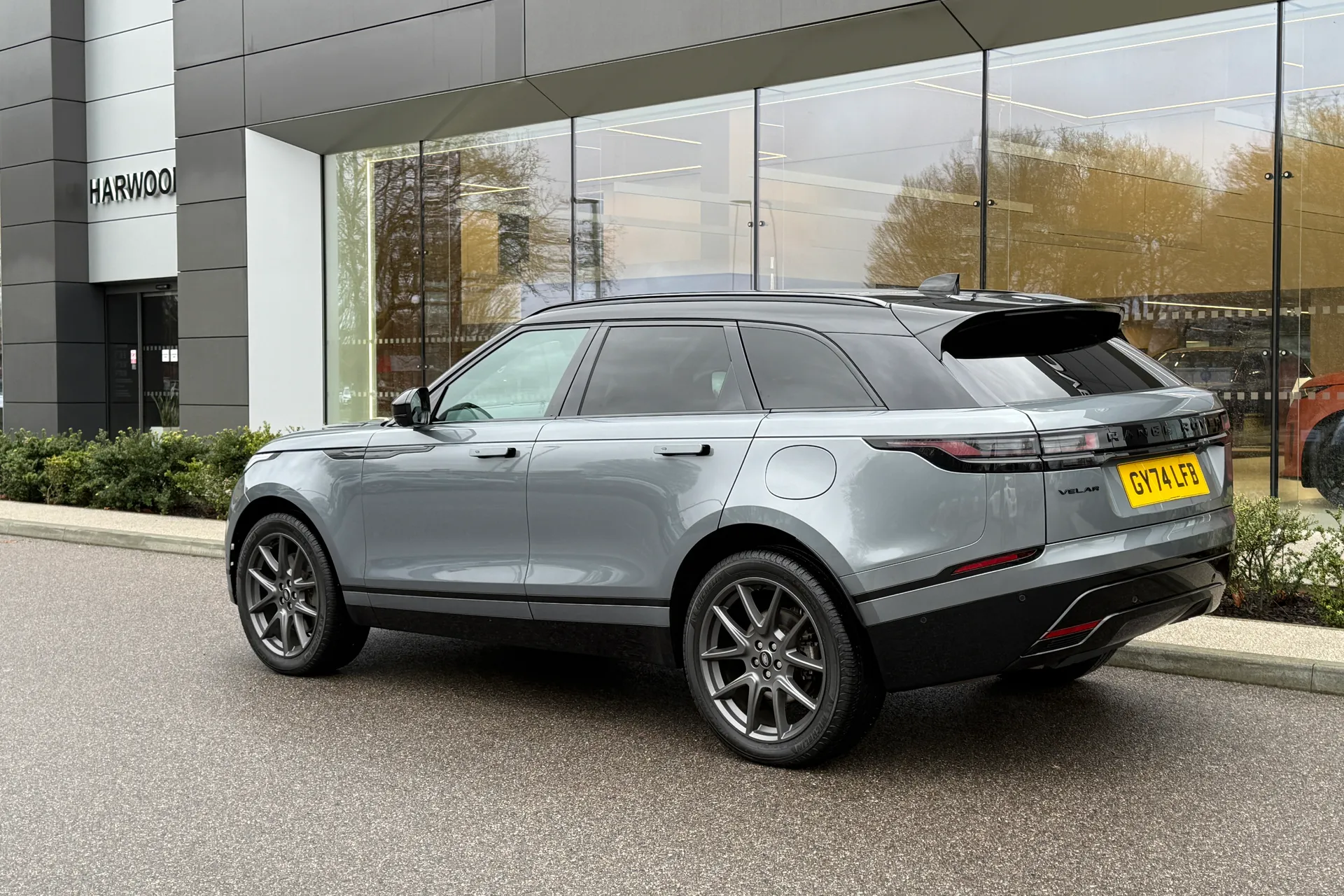 LAND ROVER RANGE ROVER VELAR thumbnail image number 19