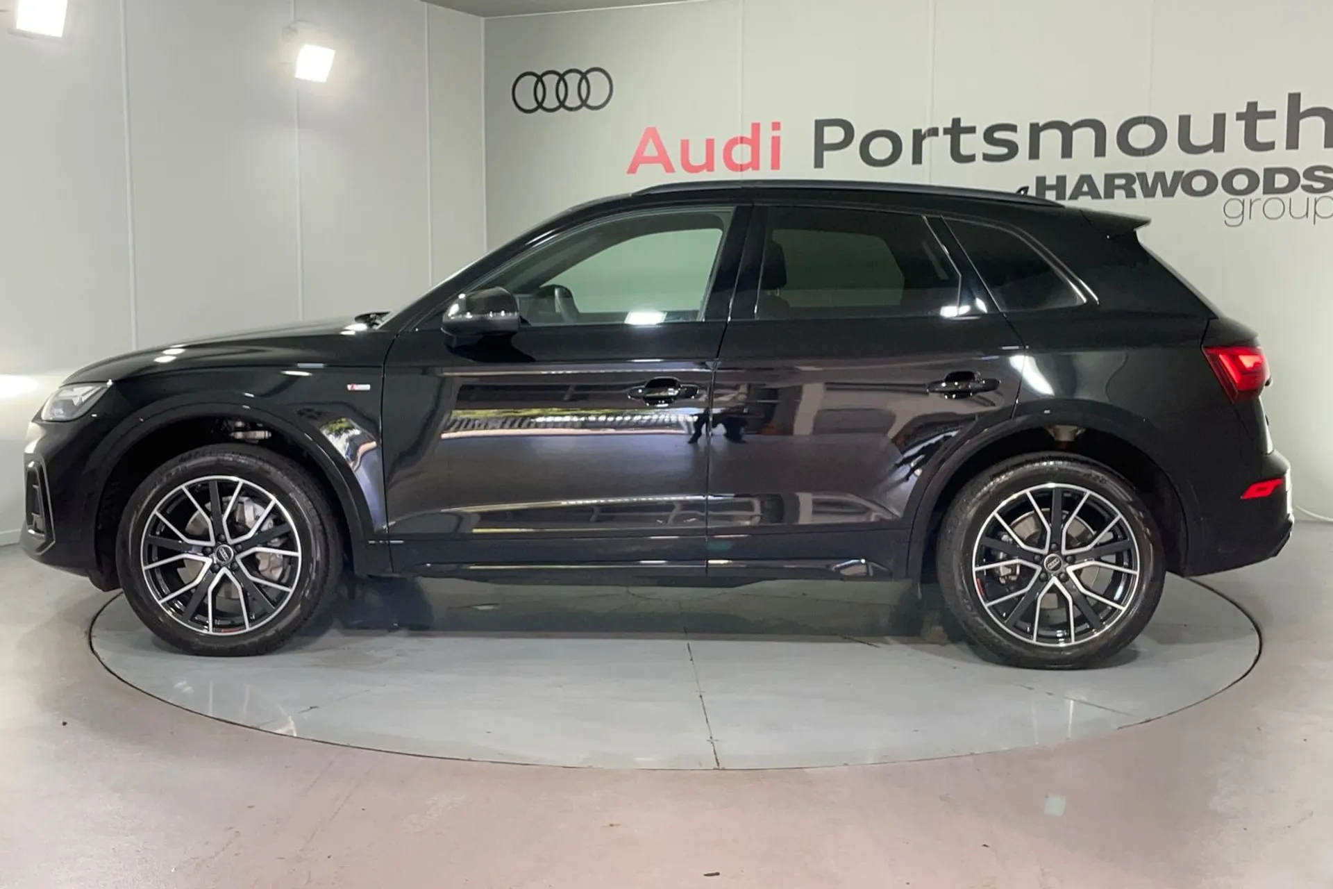 Audi Q5 thumbnail image number 10