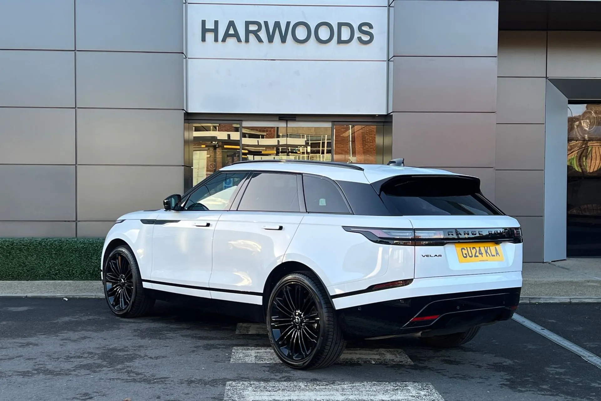 LAND ROVER RANGE ROVER VELAR thumbnail image number 10