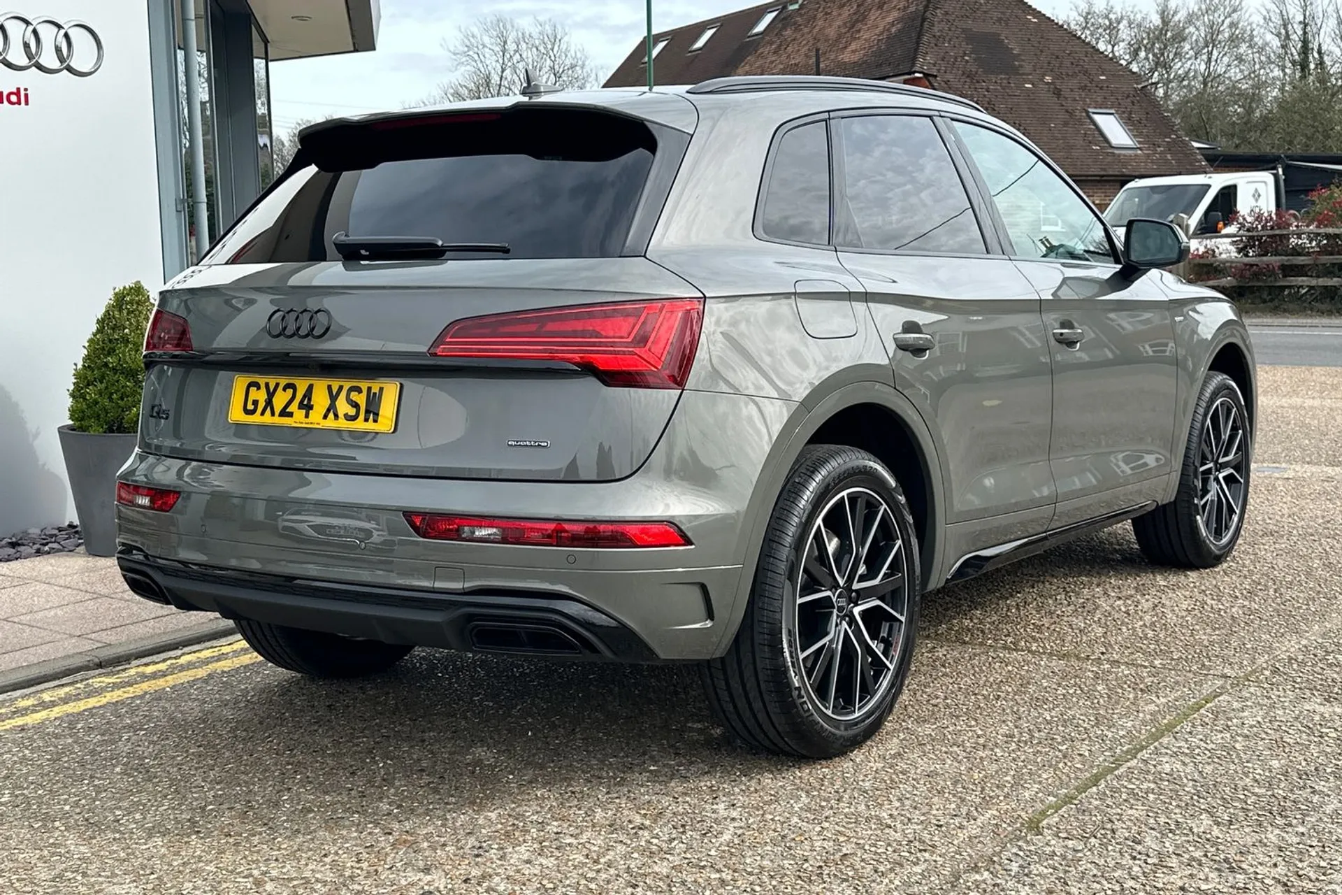 Audi Q5 thumbnail image number 5