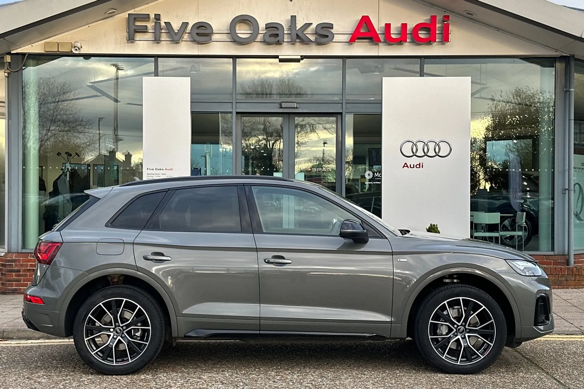 Audi Q5 thumbnail image number 2