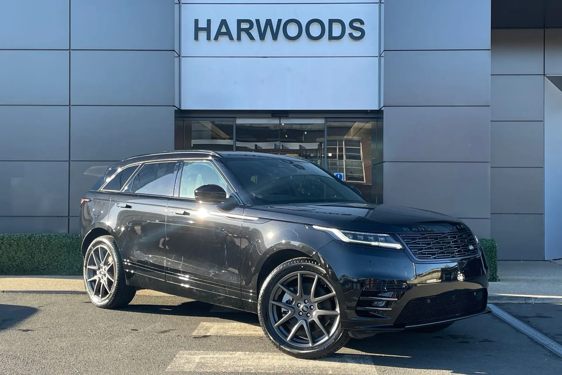 LAND ROVER RANGE ROVER VELAR focused image