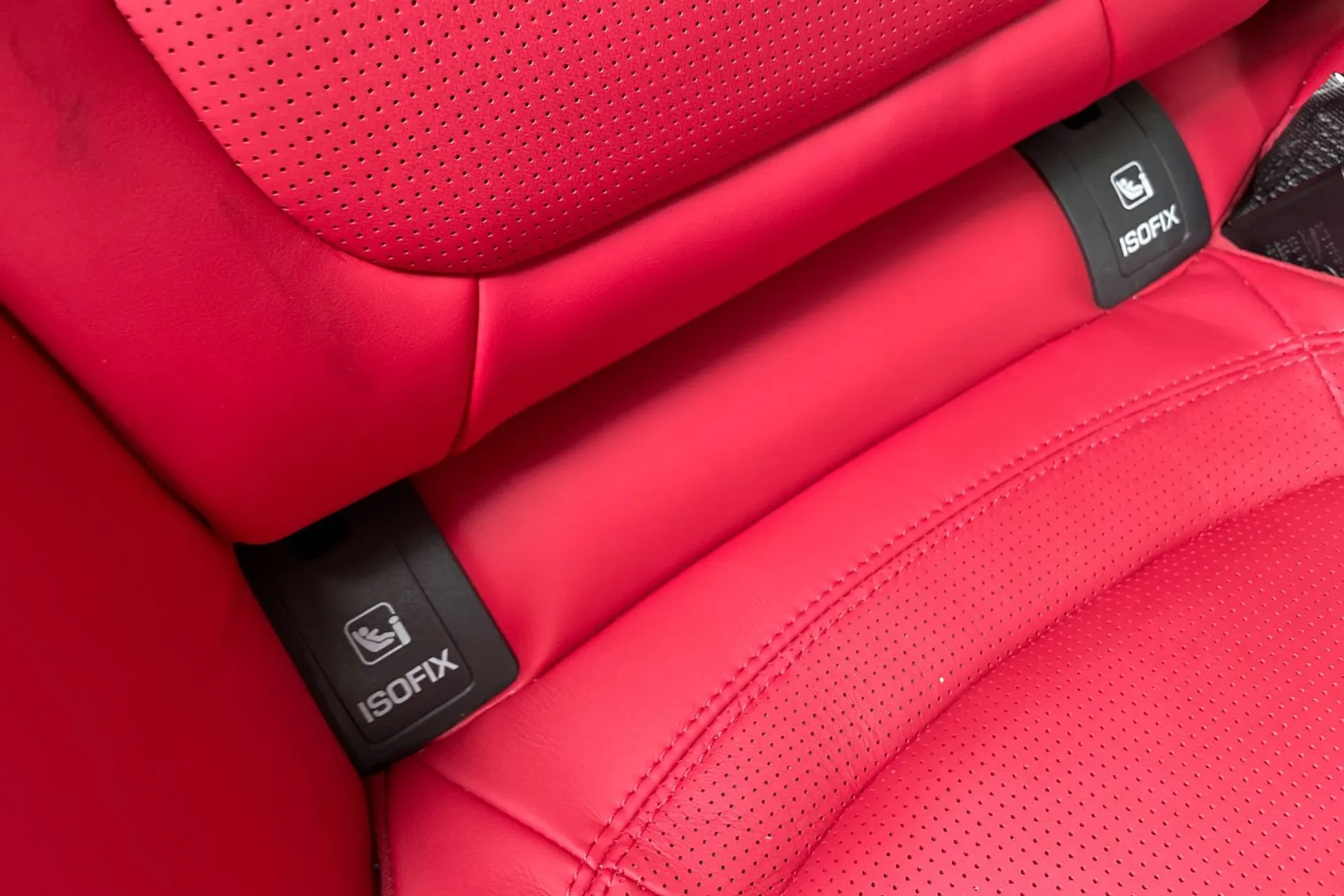 Jaguar XE thumbnail image number 34