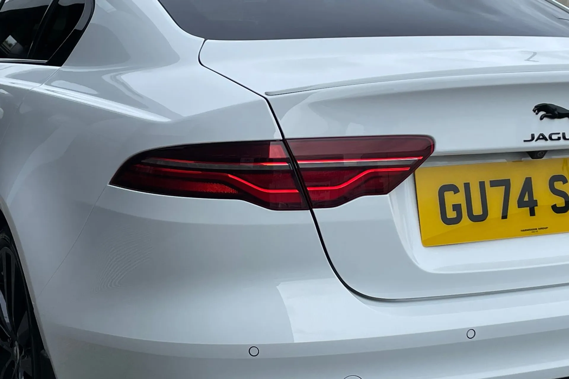 Jaguar XE thumbnail image number 28