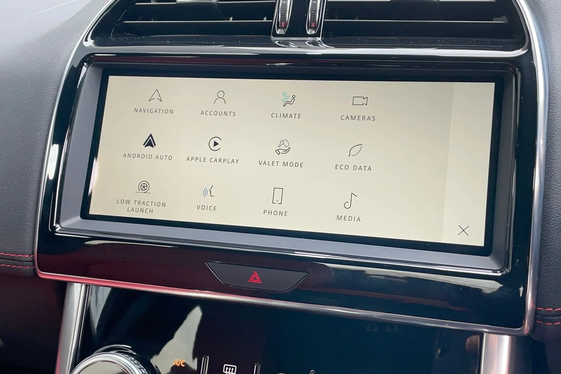 Jaguar XE thumbnail image number 59