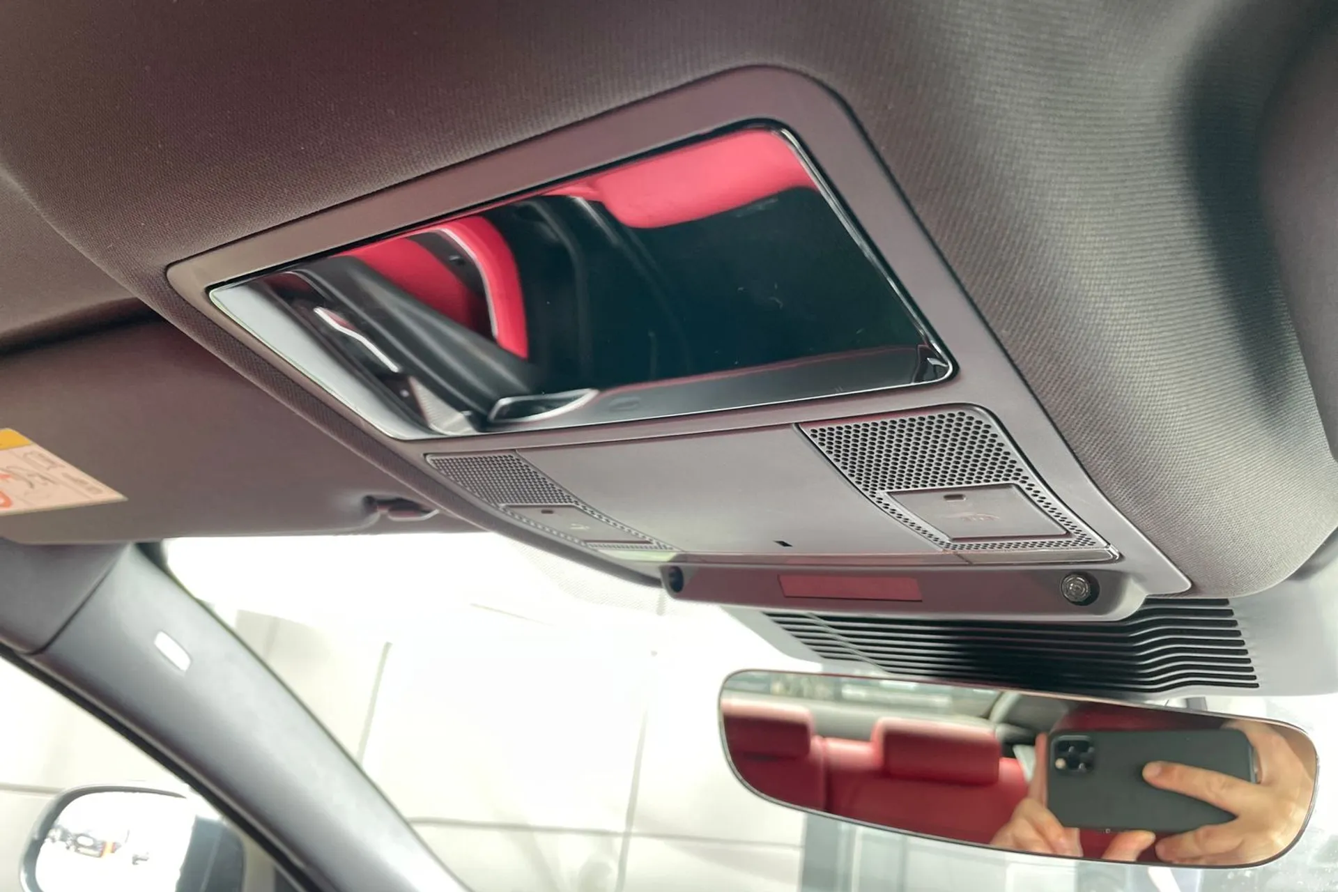 Jaguar XE thumbnail image number 51