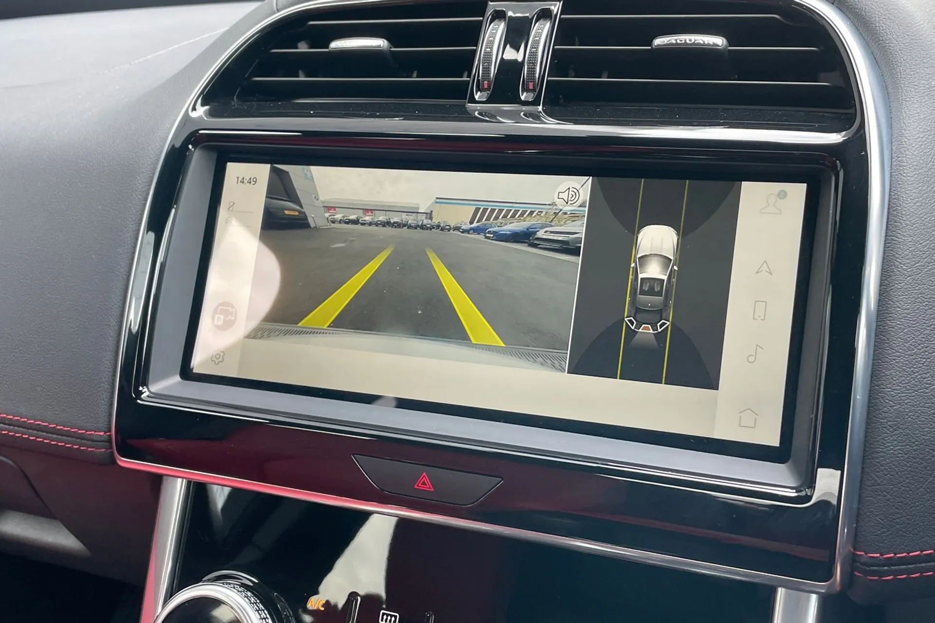 Jaguar XE thumbnail image number 3