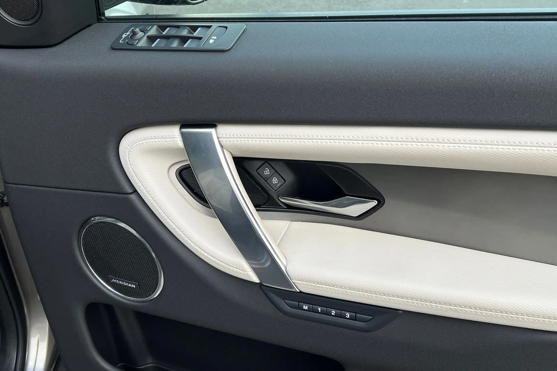 LAND ROVER DISCOVERY SPORT thumbnail image number 43