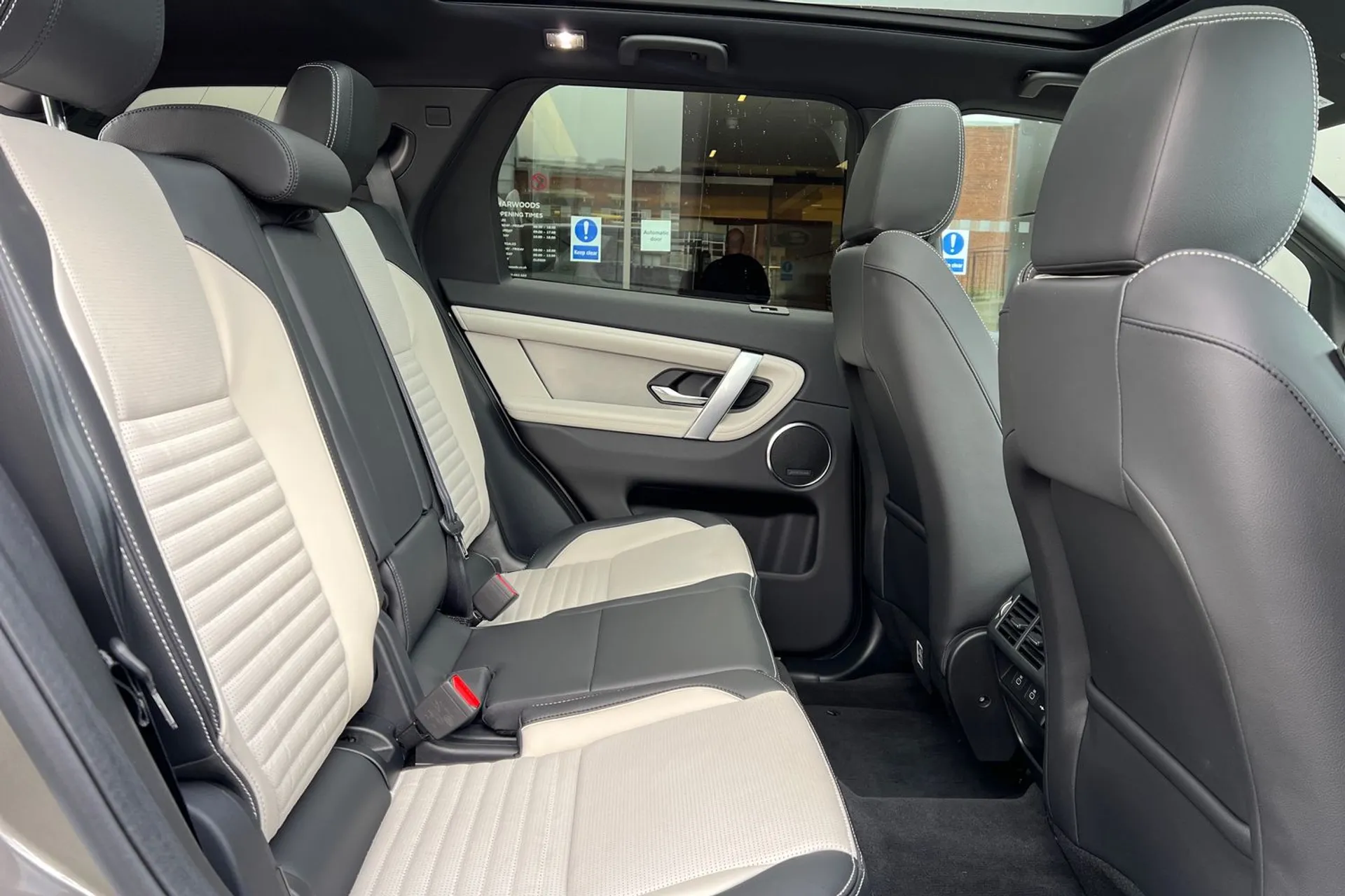 LAND ROVER DISCOVERY SPORT thumbnail image number 18
