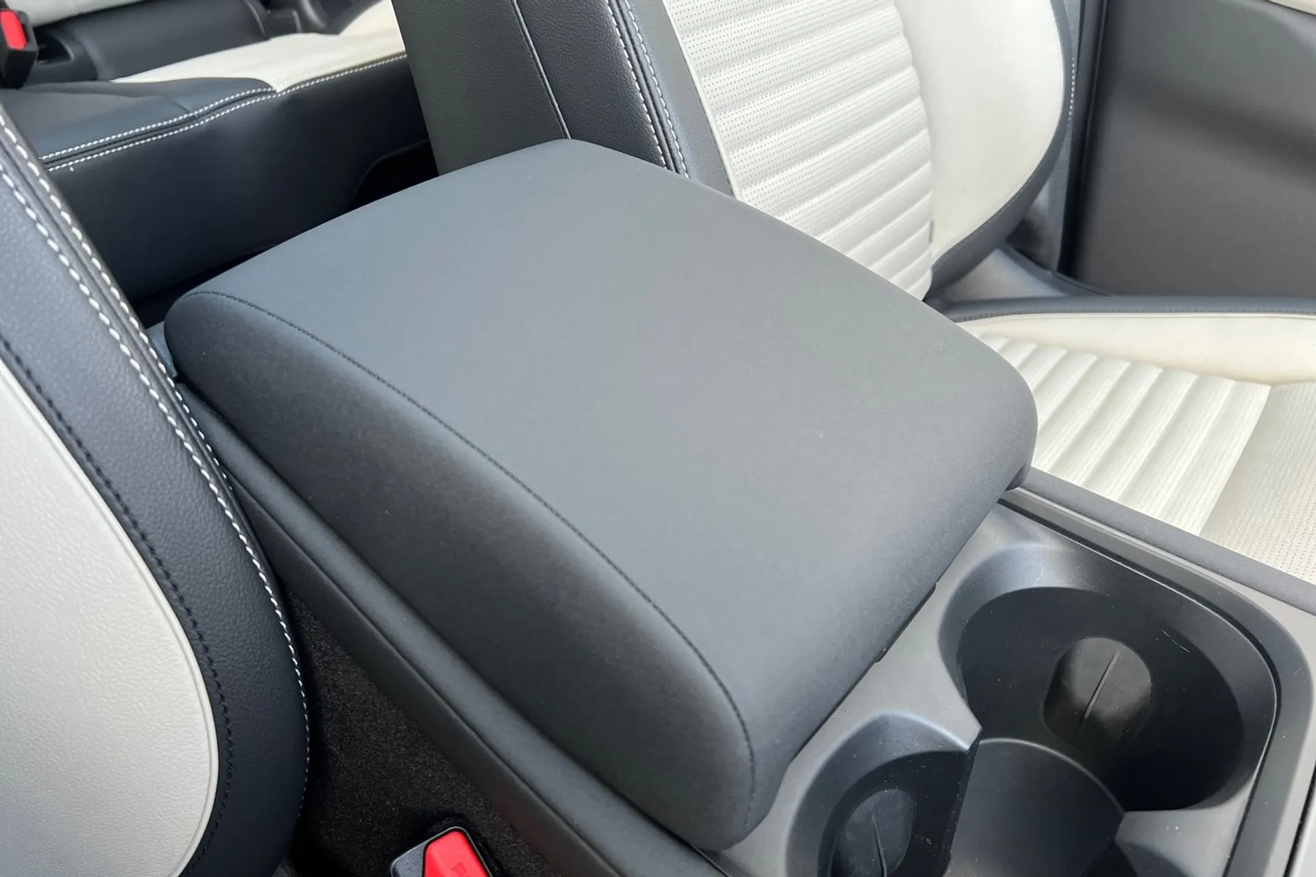 LAND ROVER DISCOVERY SPORT thumbnail image number 44