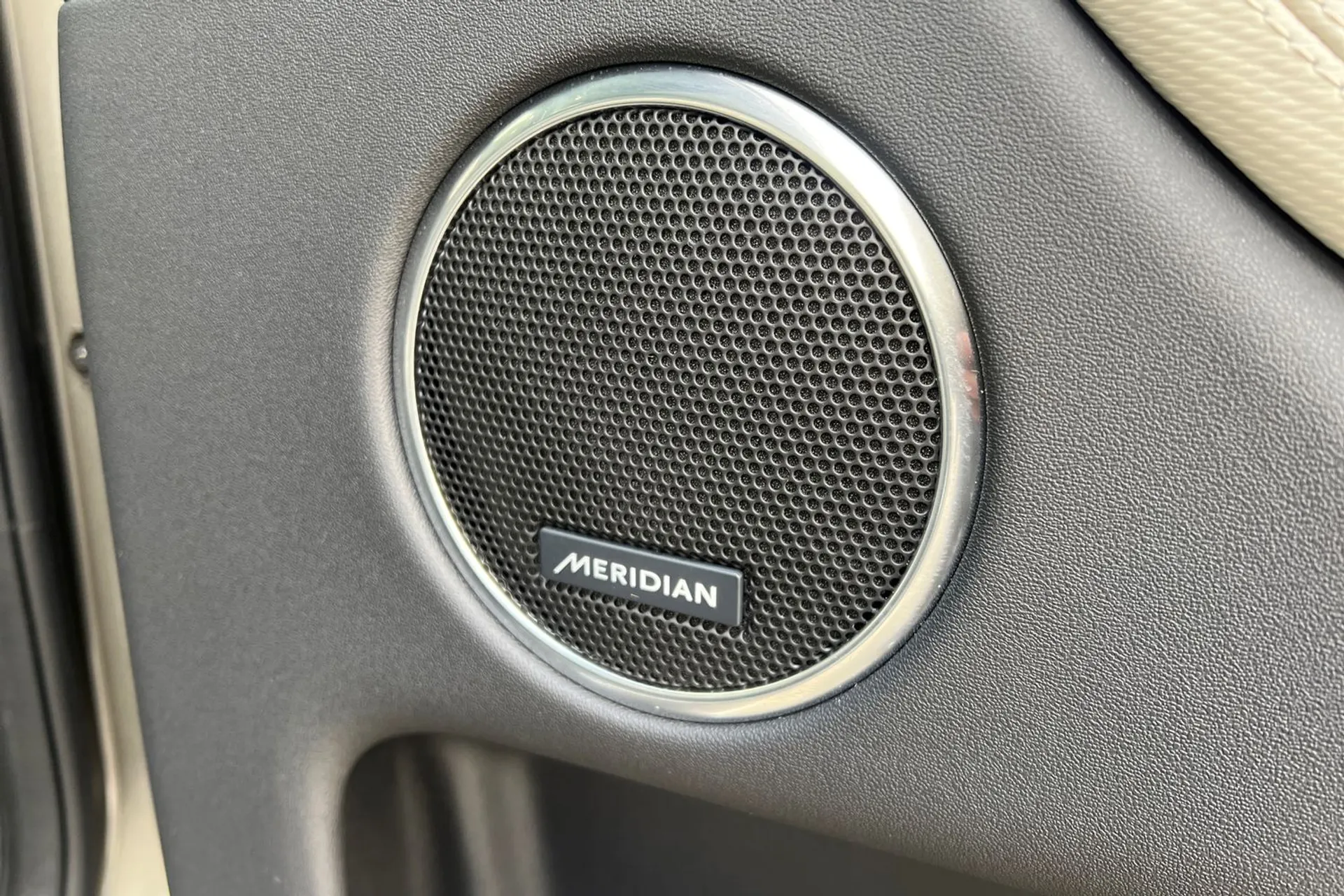 LAND ROVER DISCOVERY SPORT thumbnail image number 9