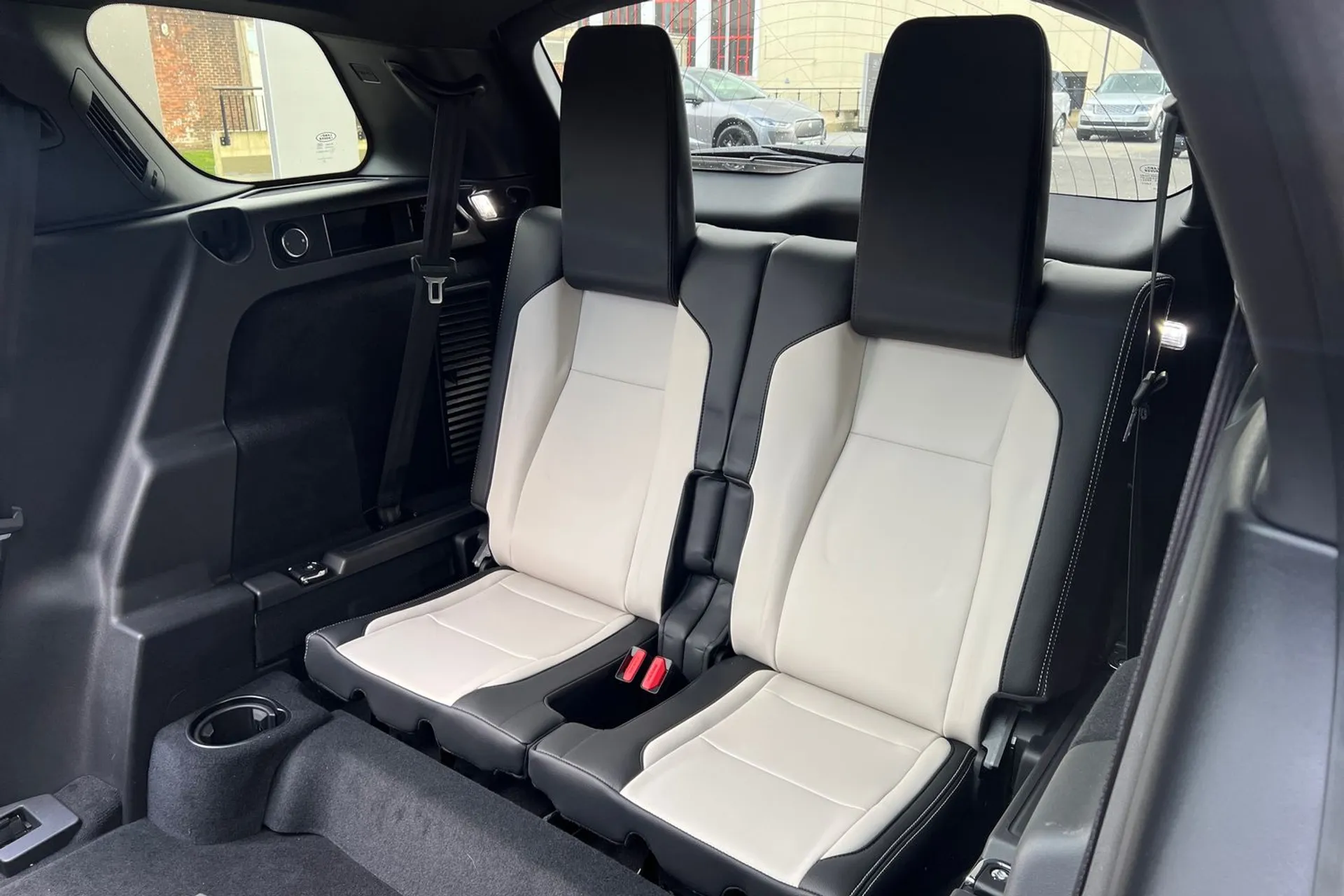 LAND ROVER DISCOVERY SPORT thumbnail image number 57
