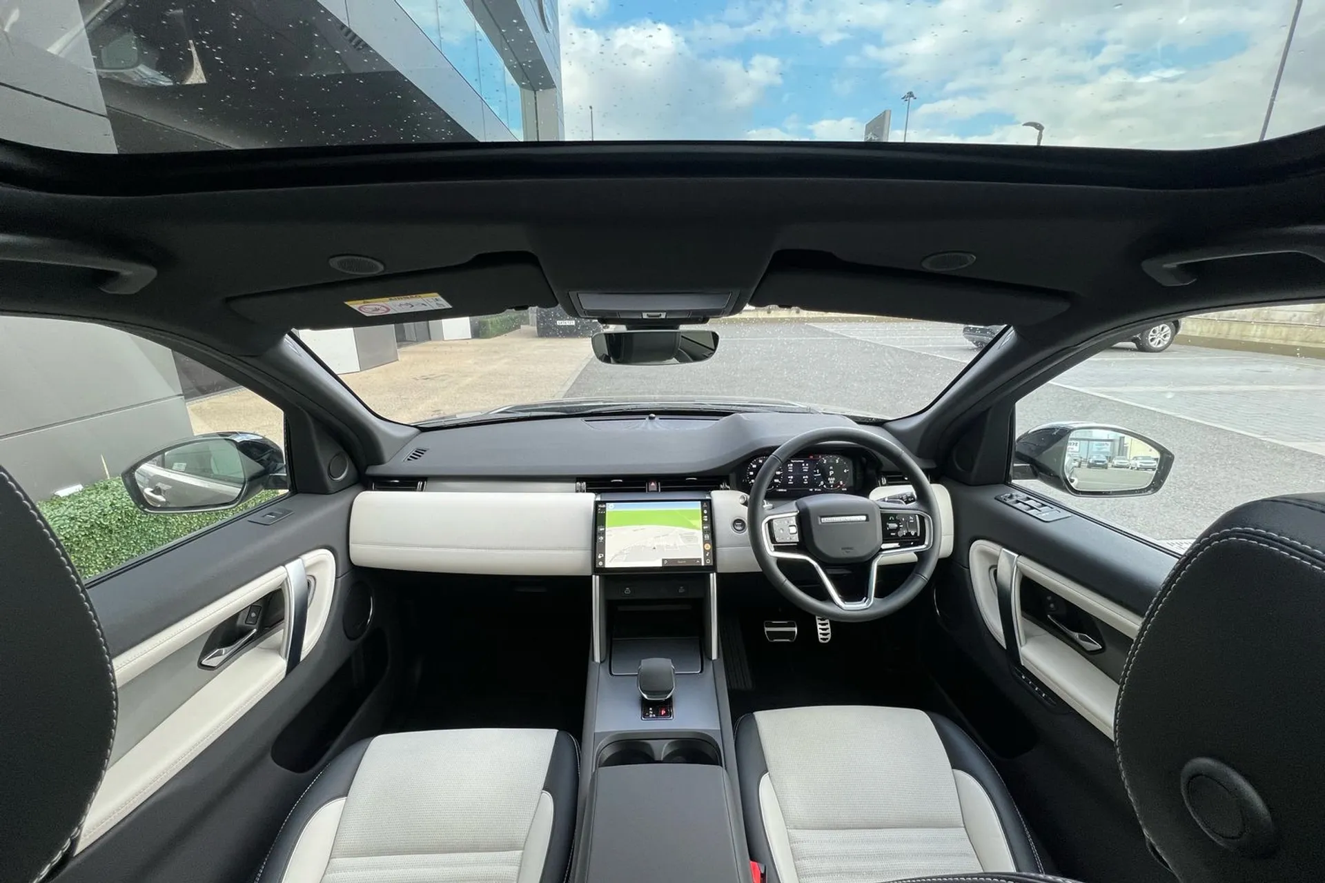 LAND ROVER DISCOVERY SPORT thumbnail image number 4