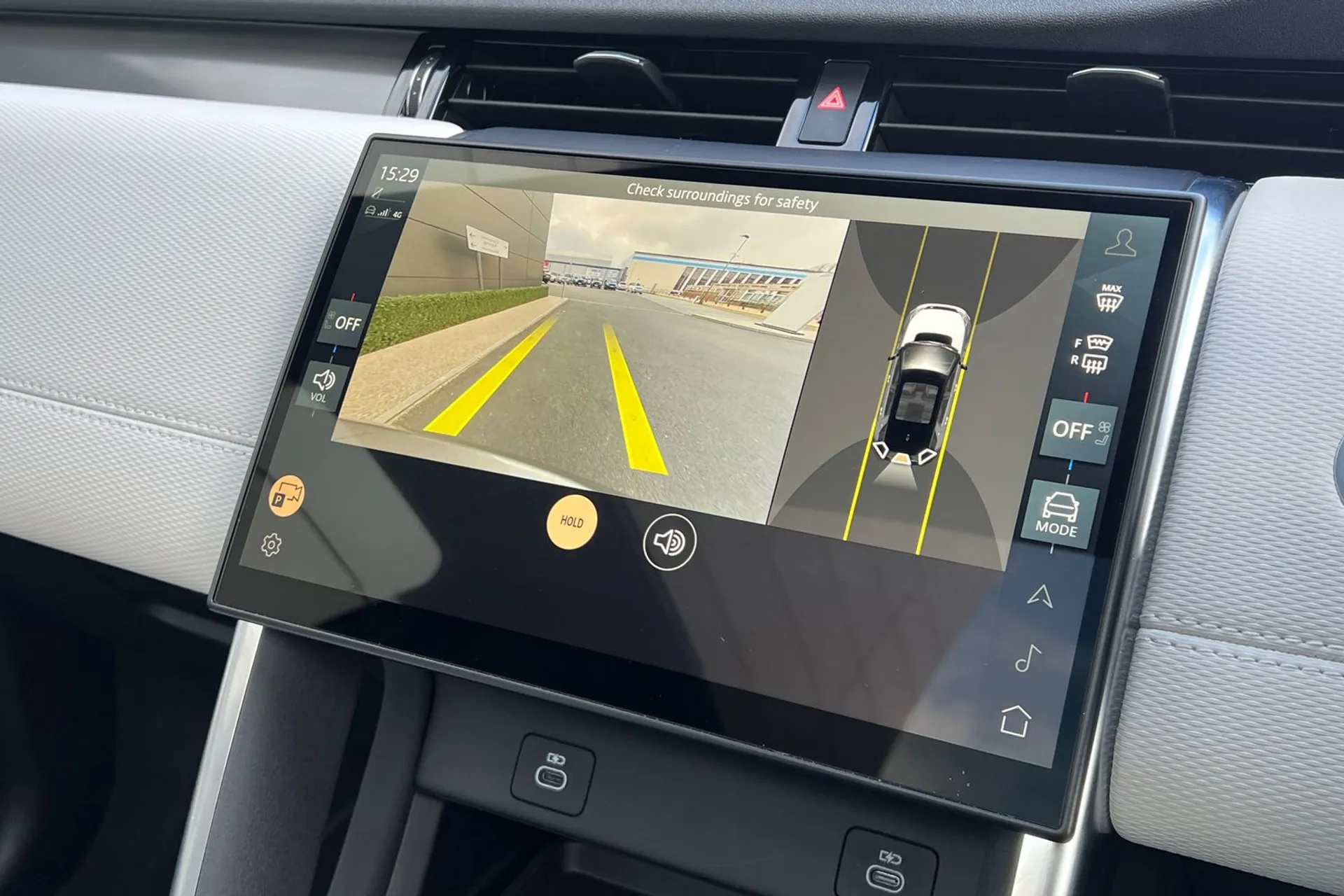LAND ROVER DISCOVERY SPORT thumbnail image number 3