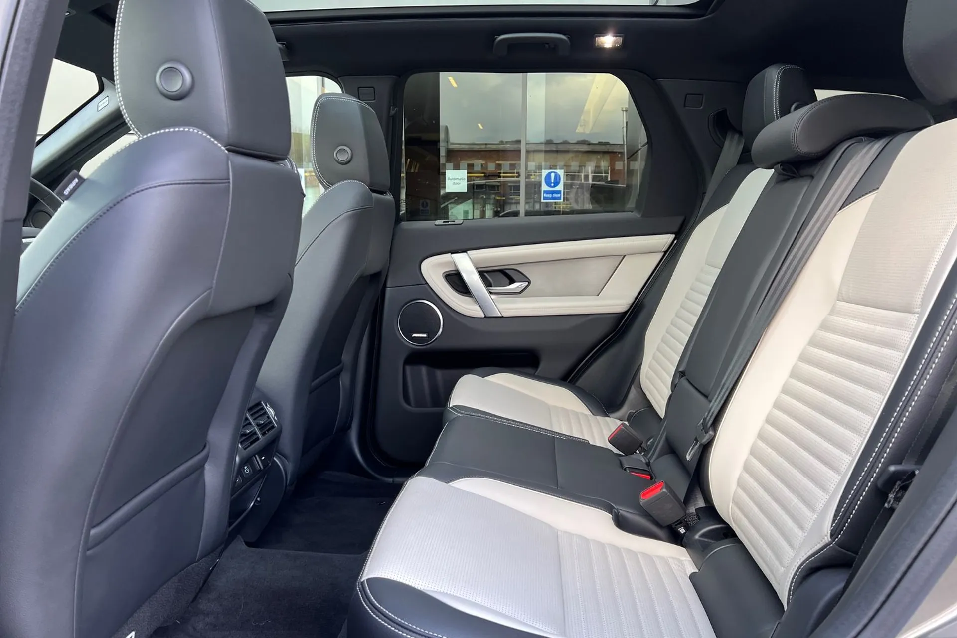 LAND ROVER DISCOVERY SPORT thumbnail image number 32