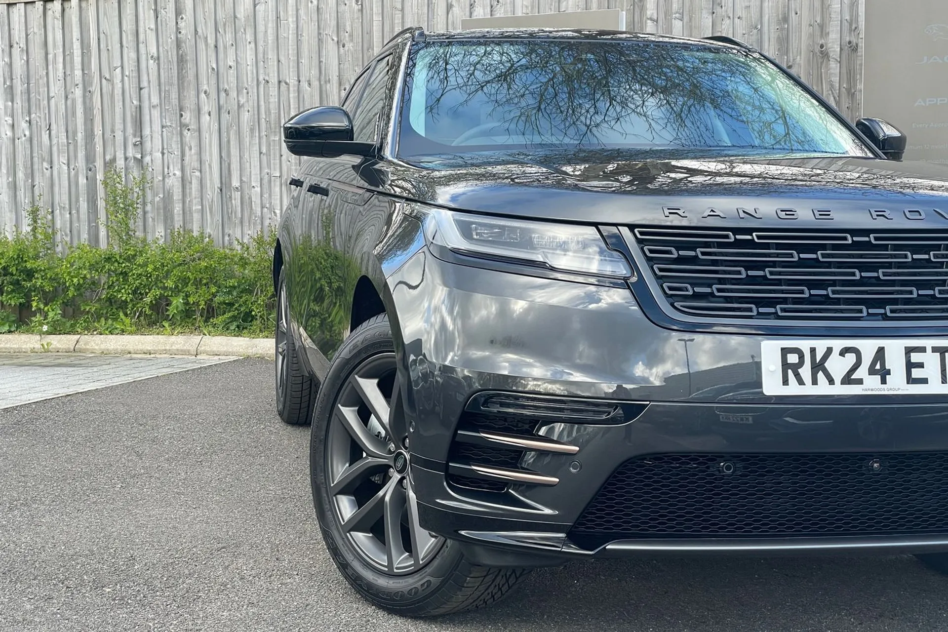 LAND ROVER RANGE ROVER VELAR thumbnail image number 31