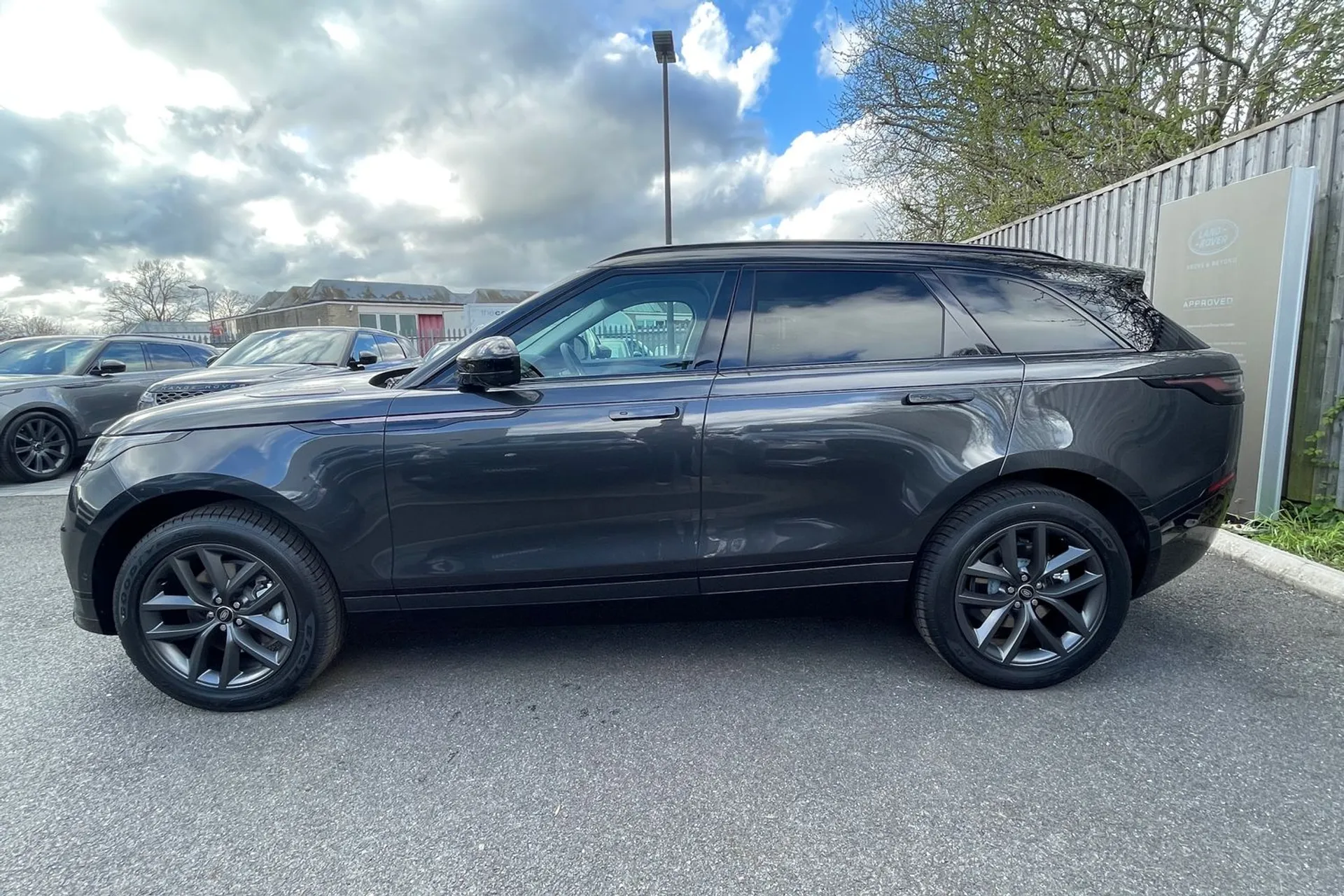 LAND ROVER RANGE ROVER VELAR thumbnail image number 27