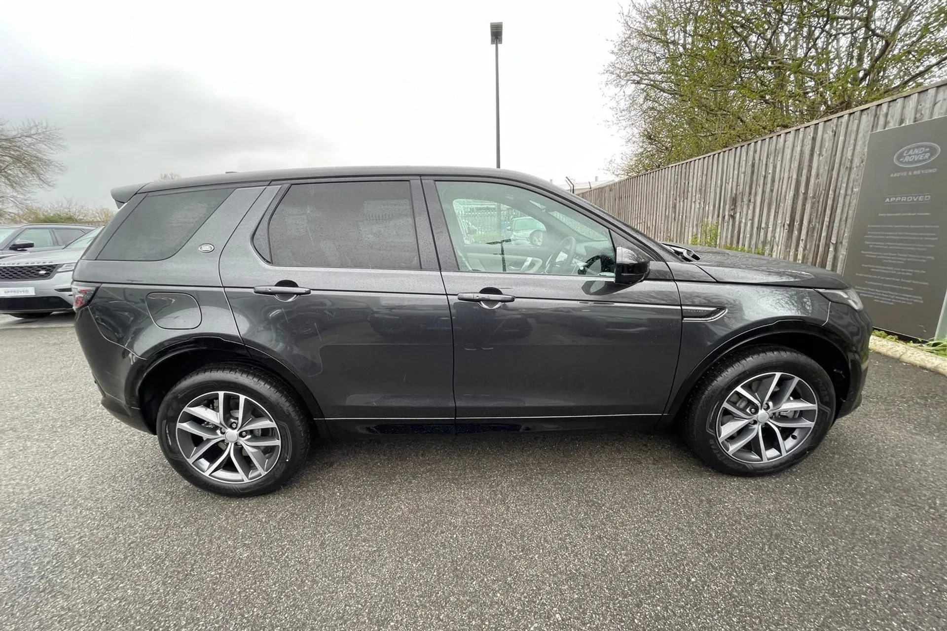 LAND ROVER DISCOVERY SPORT thumbnail image number 2