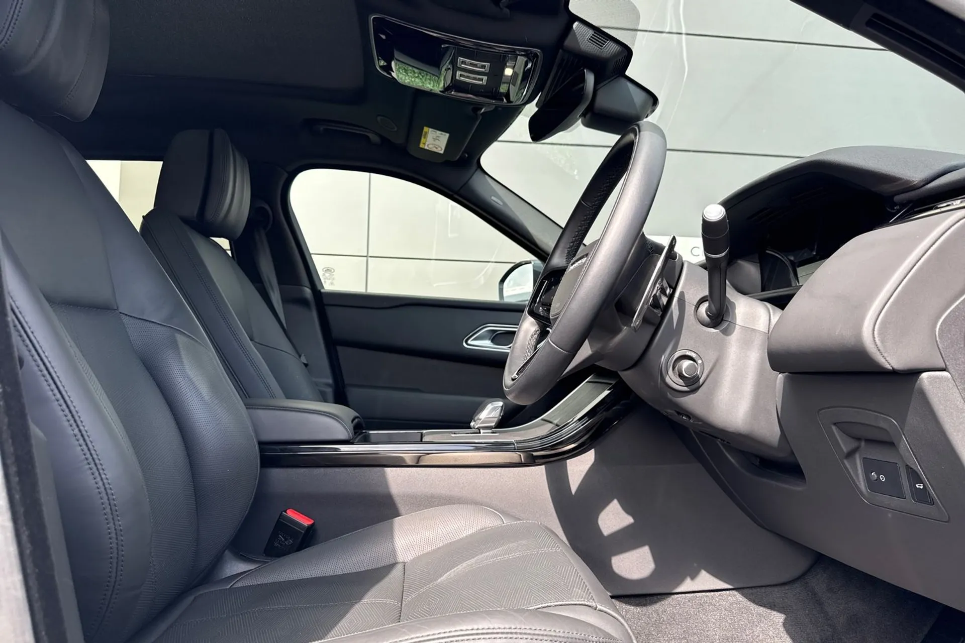 LAND ROVER RANGE ROVER VELAR thumbnail image number 21