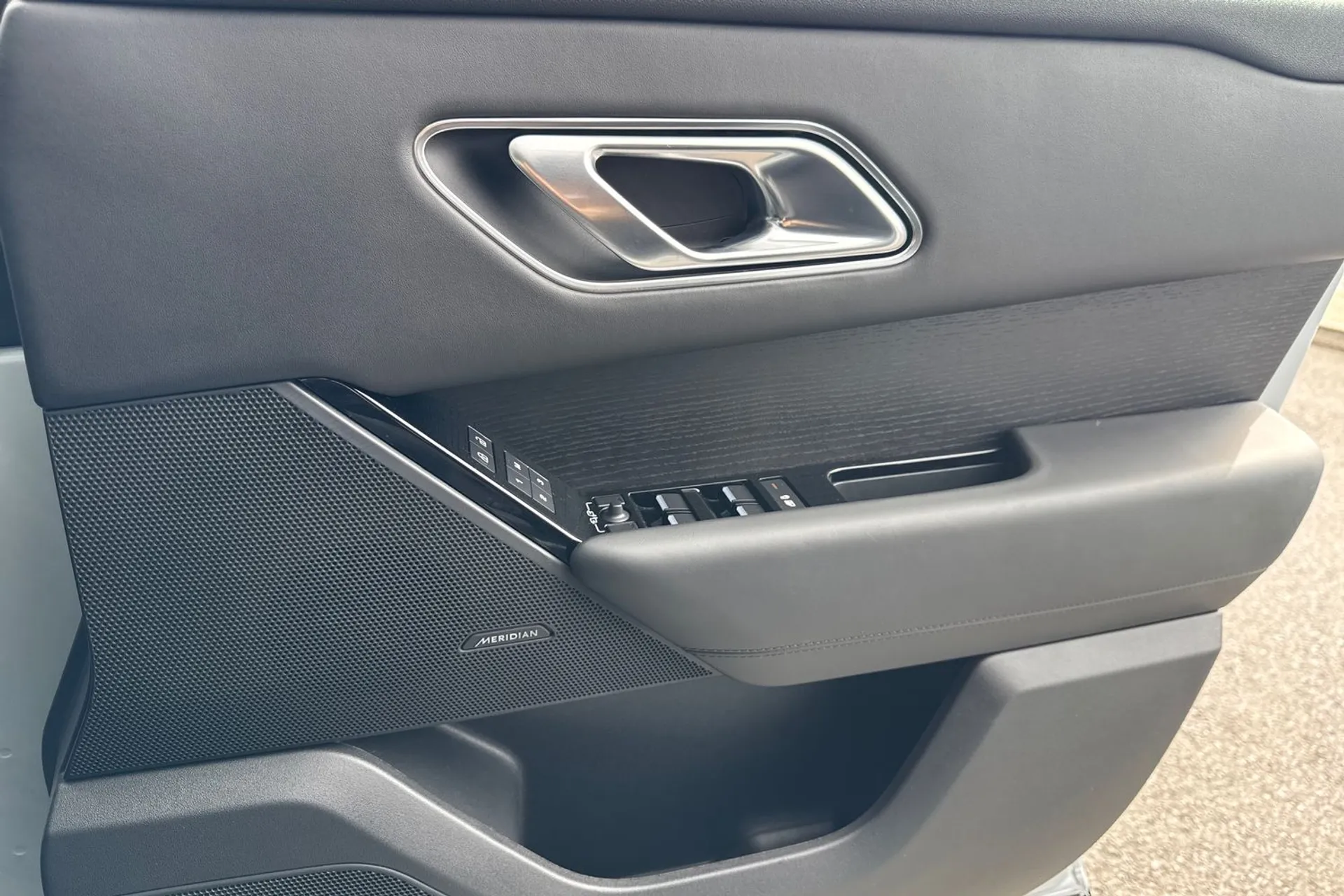 LAND ROVER RANGE ROVER VELAR thumbnail image number 51