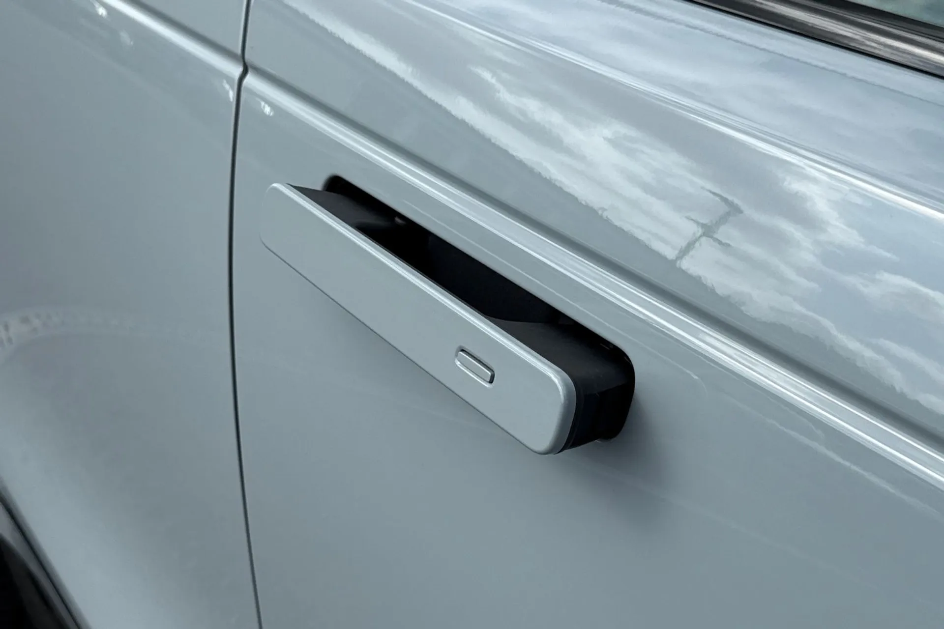 LAND ROVER RANGE ROVER VELAR thumbnail image number 27