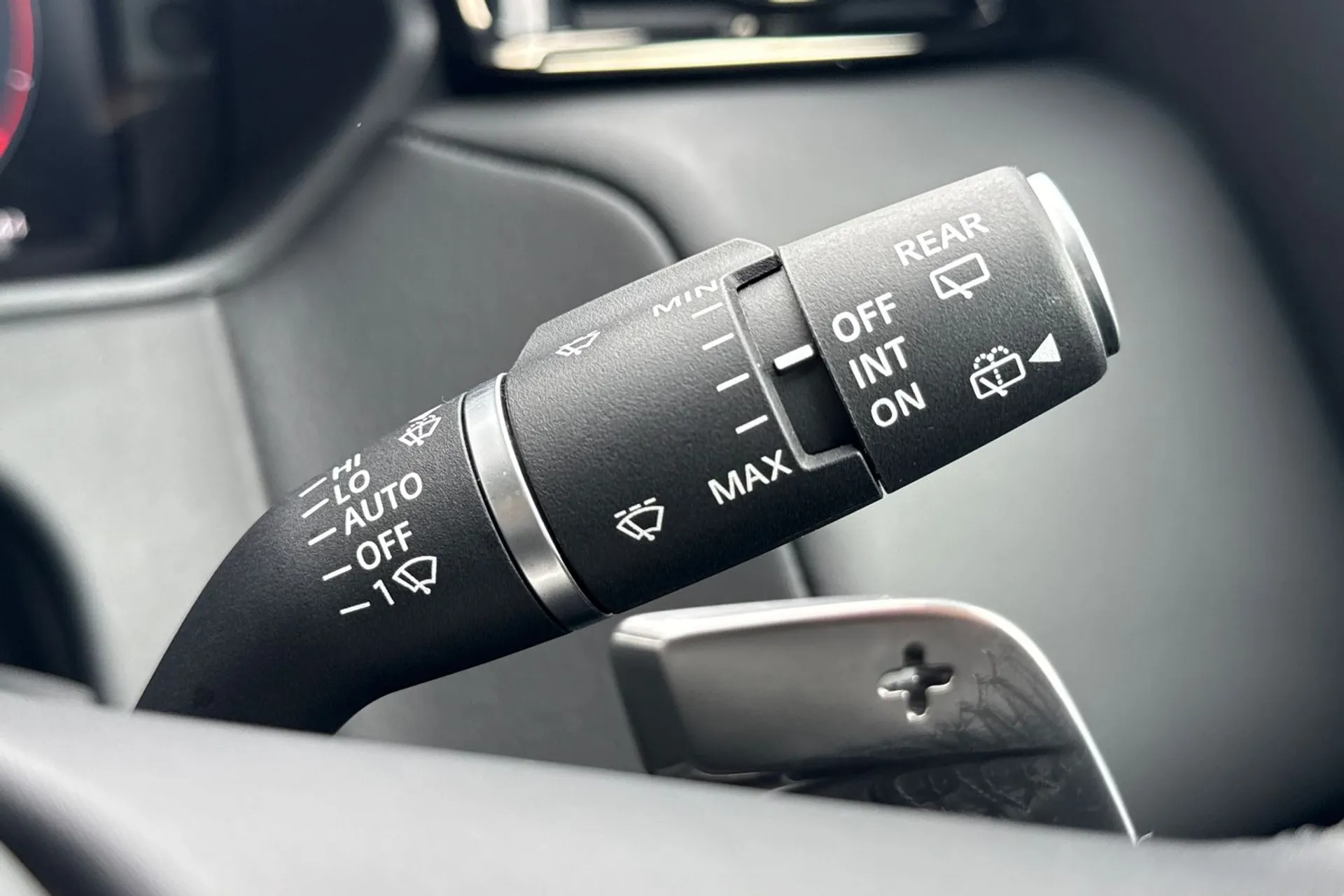 LAND ROVER RANGE ROVER VELAR thumbnail image number 67