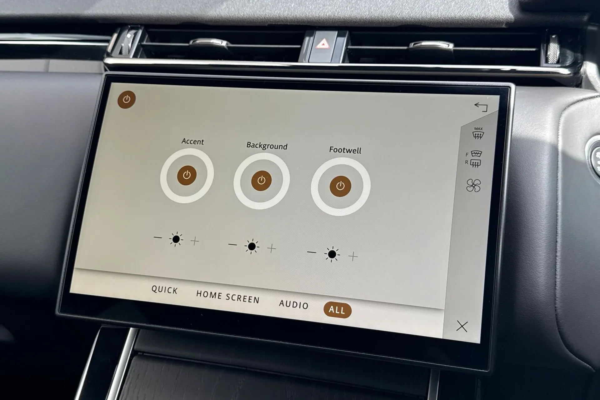 LAND ROVER RANGE ROVER VELAR thumbnail image number 65