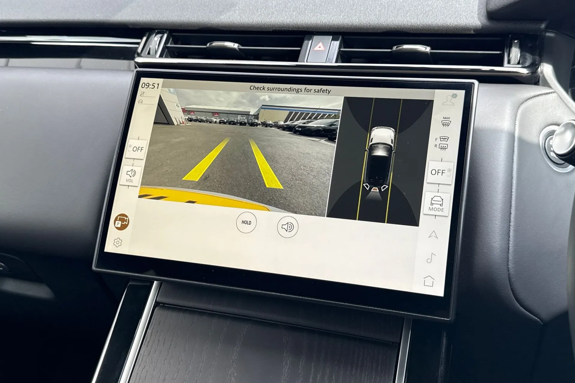 LAND ROVER RANGE ROVER VELAR thumbnail image number 4