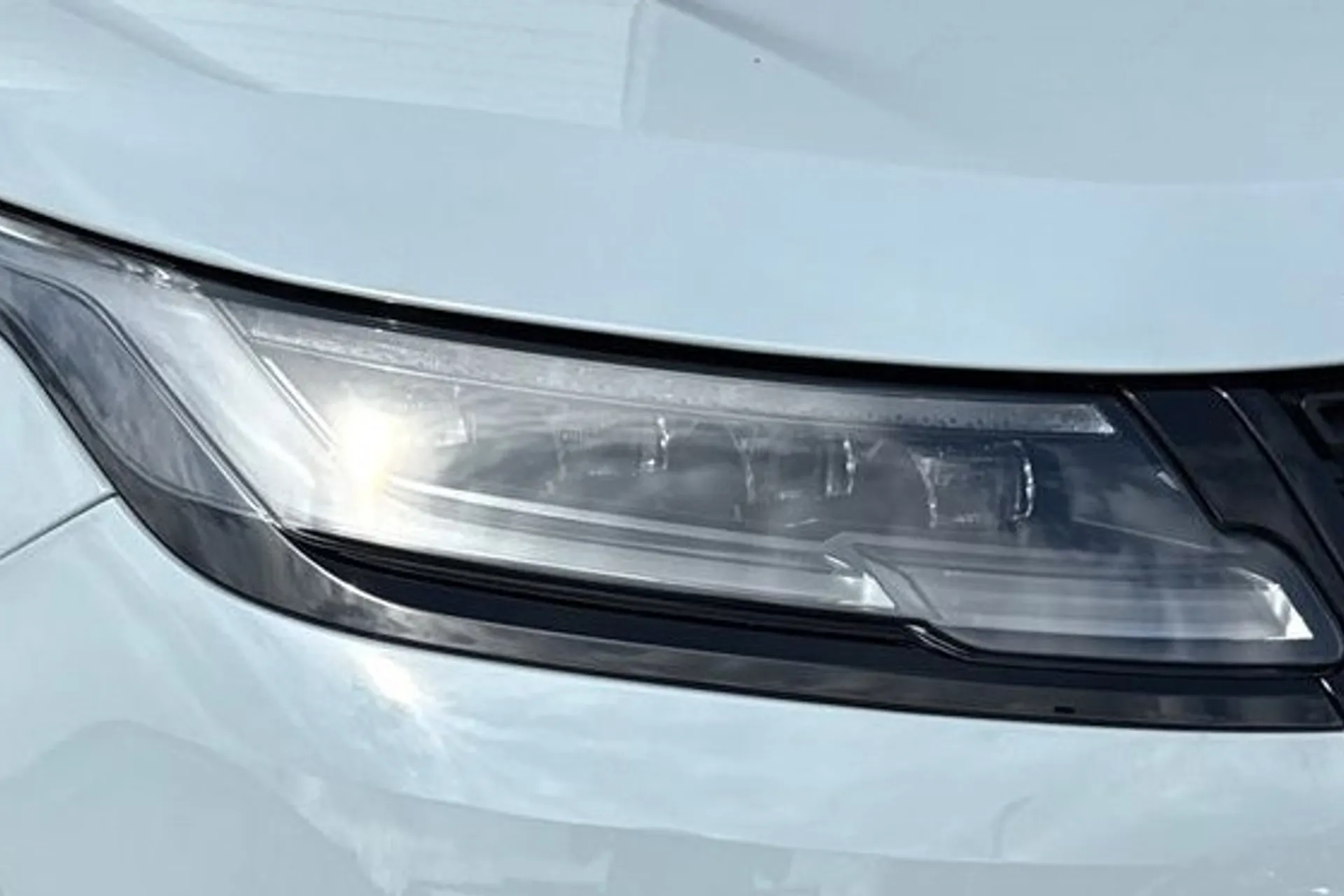 LAND ROVER RANGE ROVER VELAR thumbnail image number 19