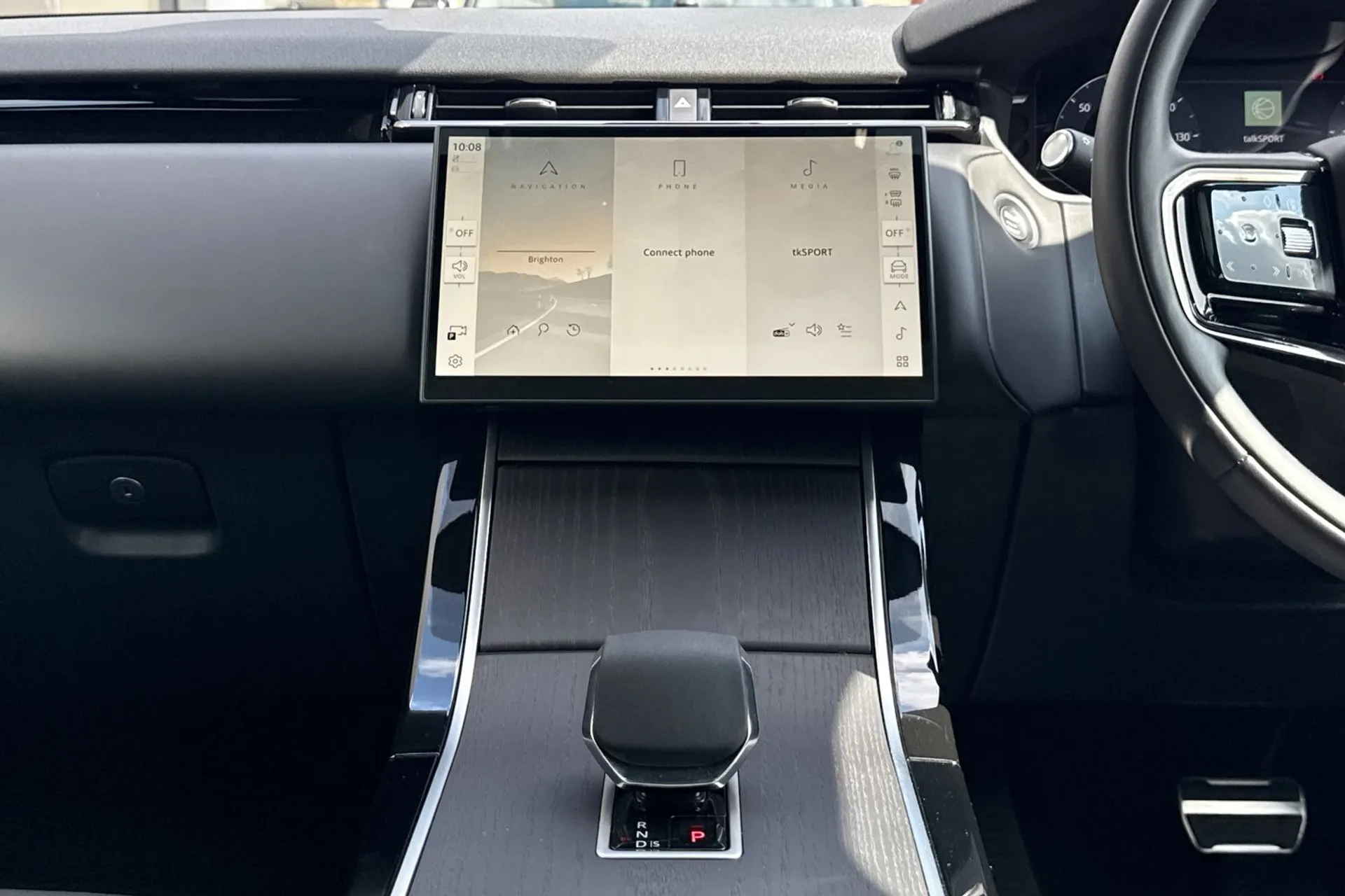 LAND ROVER RANGE ROVER VELAR thumbnail image number 46
