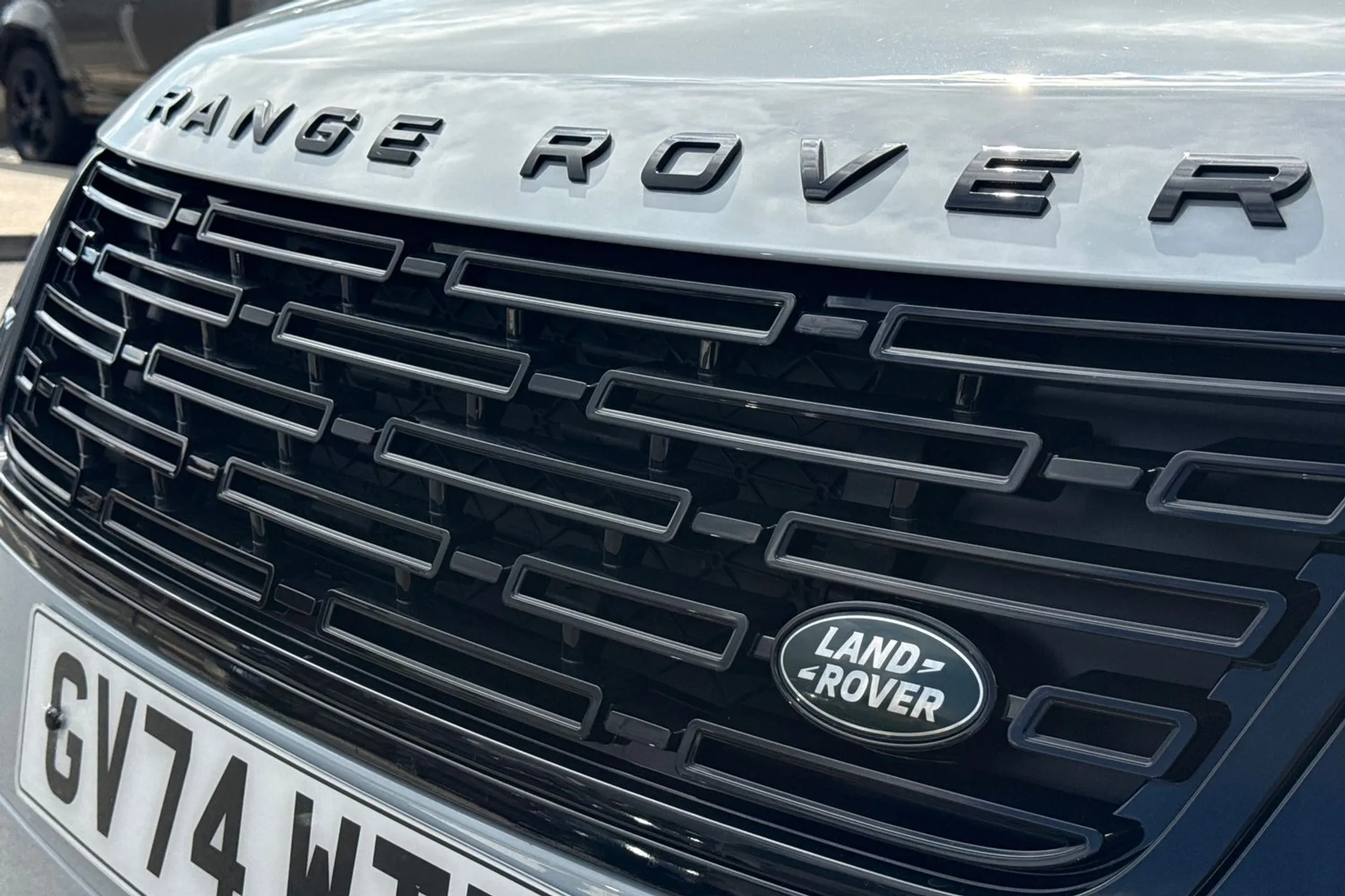 LAND ROVER RANGE ROVER VELAR thumbnail image number 31