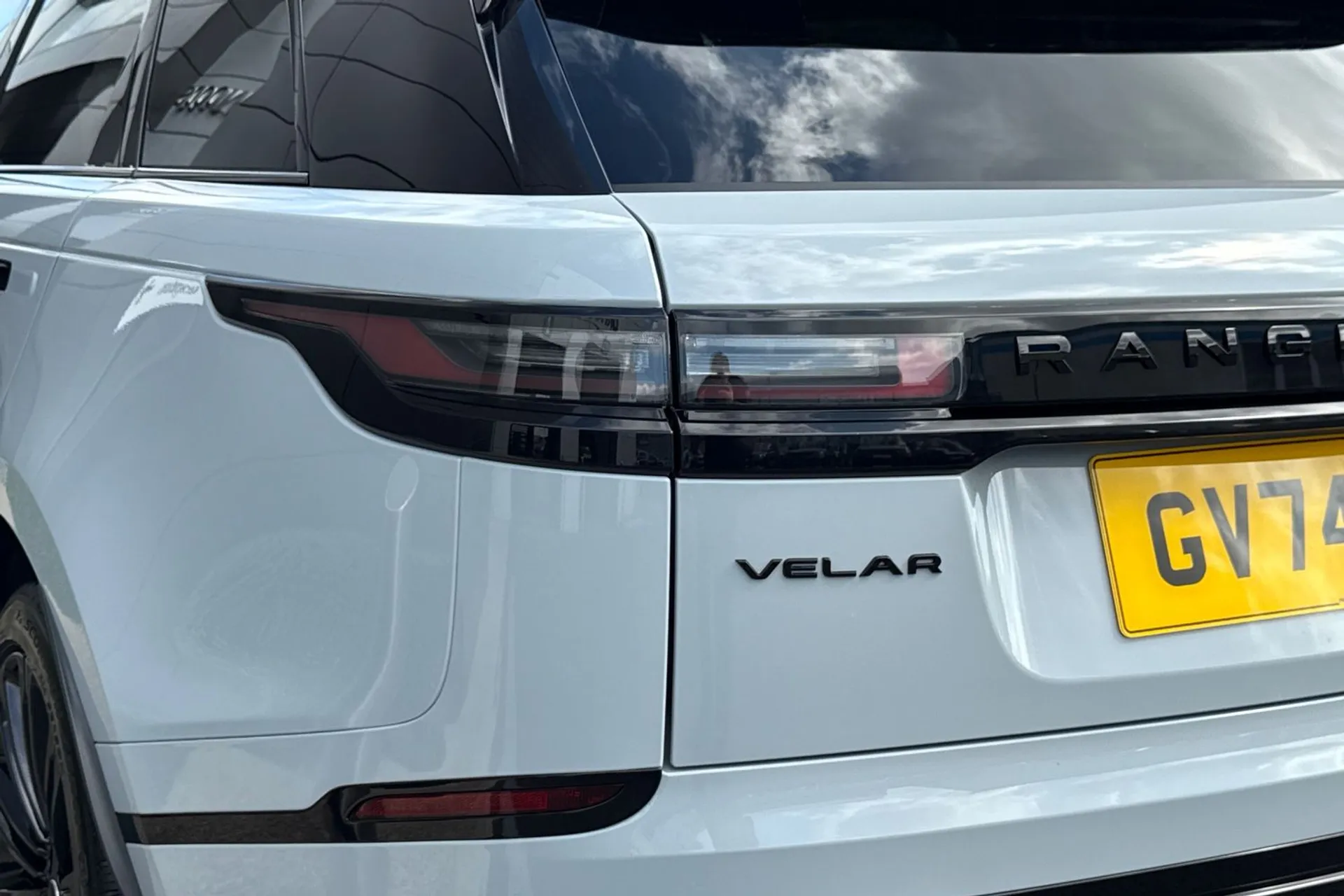 LAND ROVER RANGE ROVER VELAR thumbnail image number 29