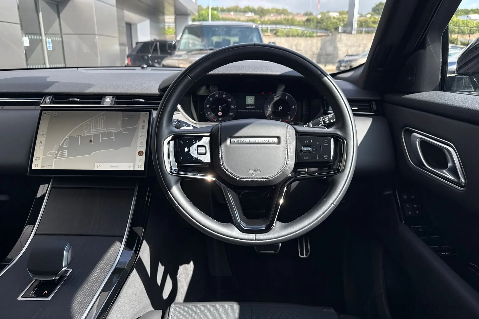 LAND ROVER RANGE ROVER VELAR thumbnail image number 43
