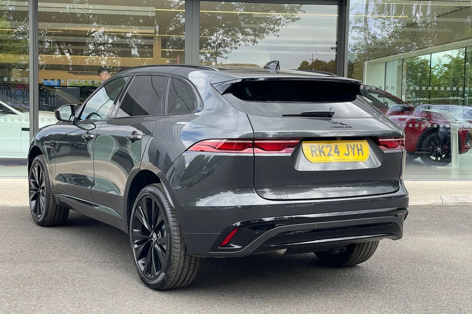 Jaguar F-PACE thumbnail image number 63