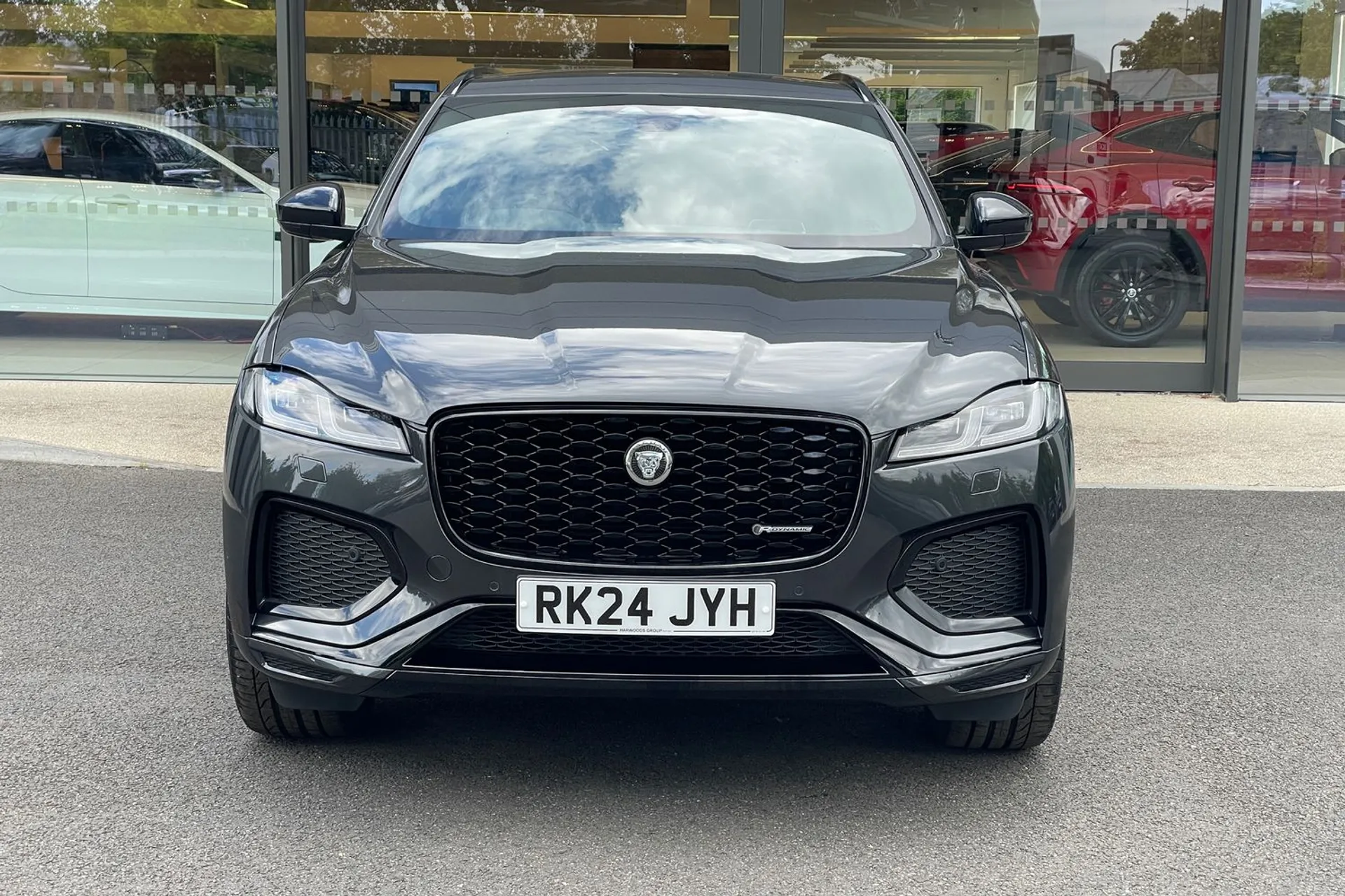 Jaguar F-PACE thumbnail image number 6